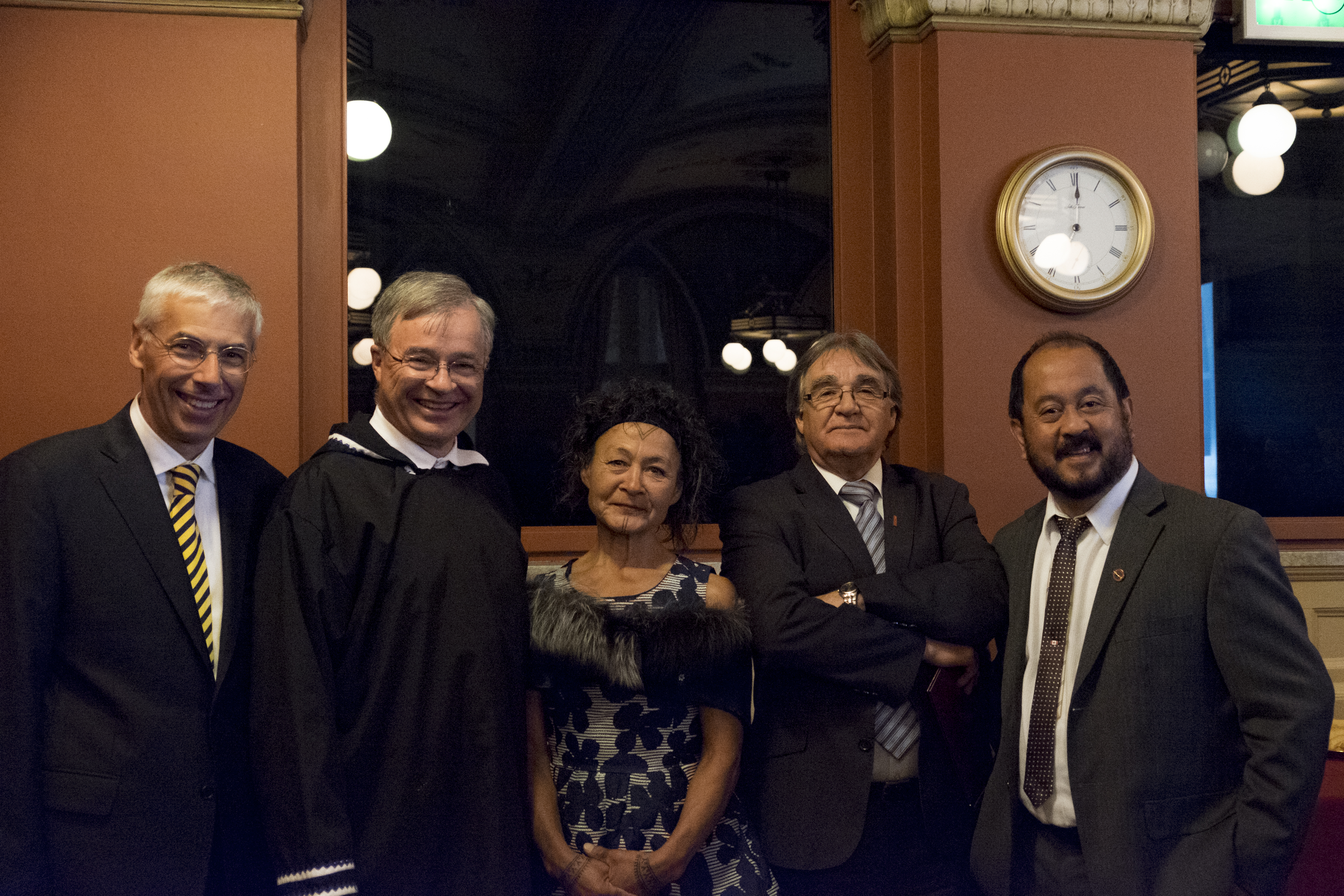Photo (gauche à droite): le Commissaire de l'ONF Claude Joli-Coeur, le sénateur Dennis Patterson, Aaju Peter, le sénateur Charlie Watt and le sénateur Tobias Enverga