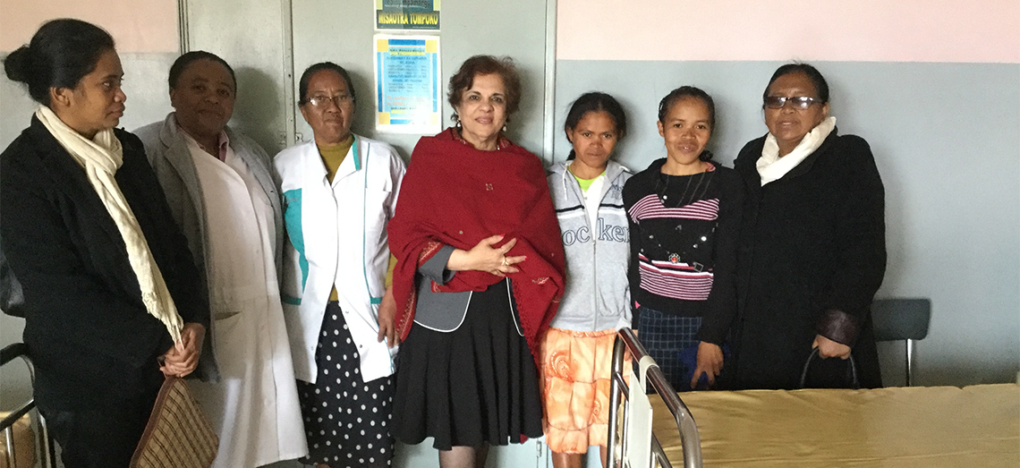 Photo of Senator Jaffer with a group of women in Madagascar hospital