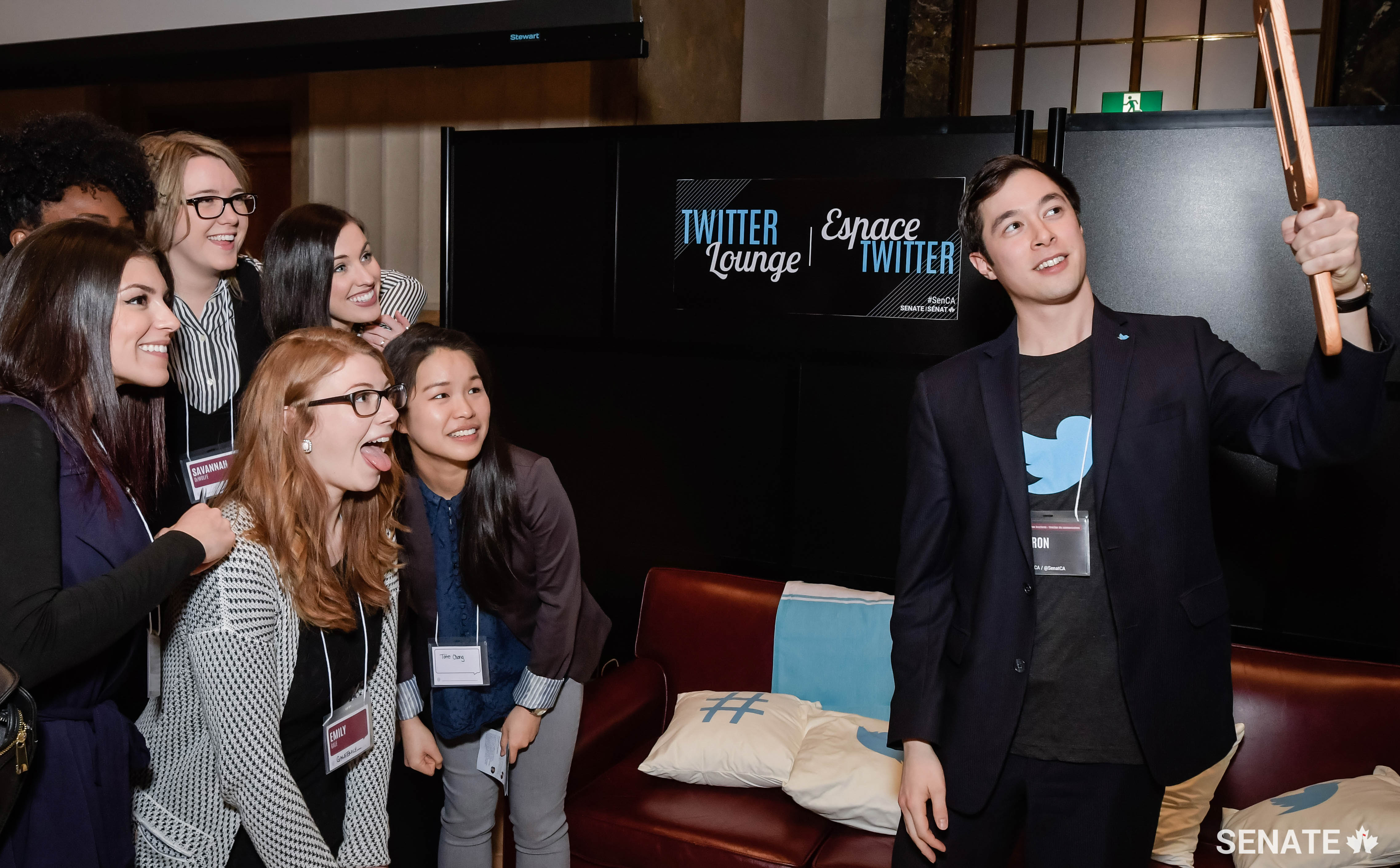 Aaron Bell of Senate Communications helps Tweet out a group photo. With him are (from left) National Public Relations’ Tammy Alamrieh, House of Commons staffer Savannah DeWolfe, Kristin Wilton, Emily Gale and Tate Chong.