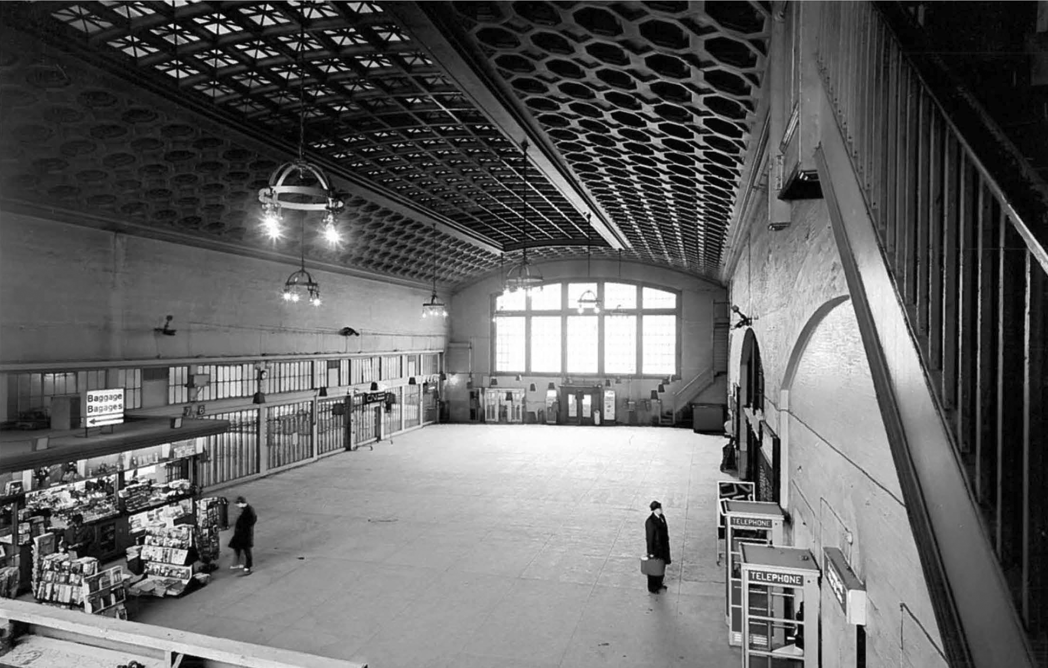 The concourse was the last chance for passengers to buy a magazine or make a phone call before boarding their train. The high-ceilinged hall became the temporary Senate Chamber in 2019.