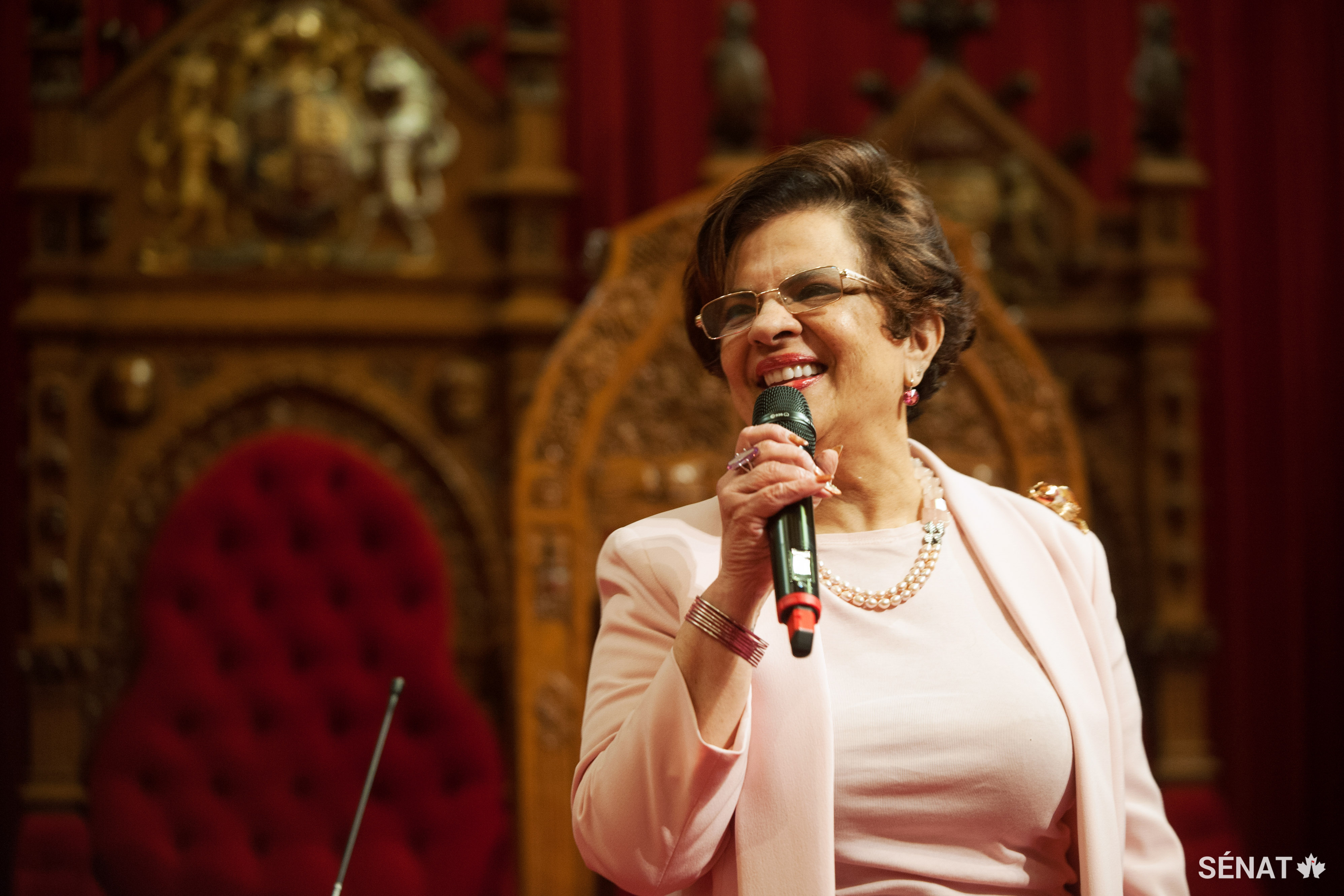 La sénatrice Mobina Jaffer parle du besoin de se défendre les uns les autres.