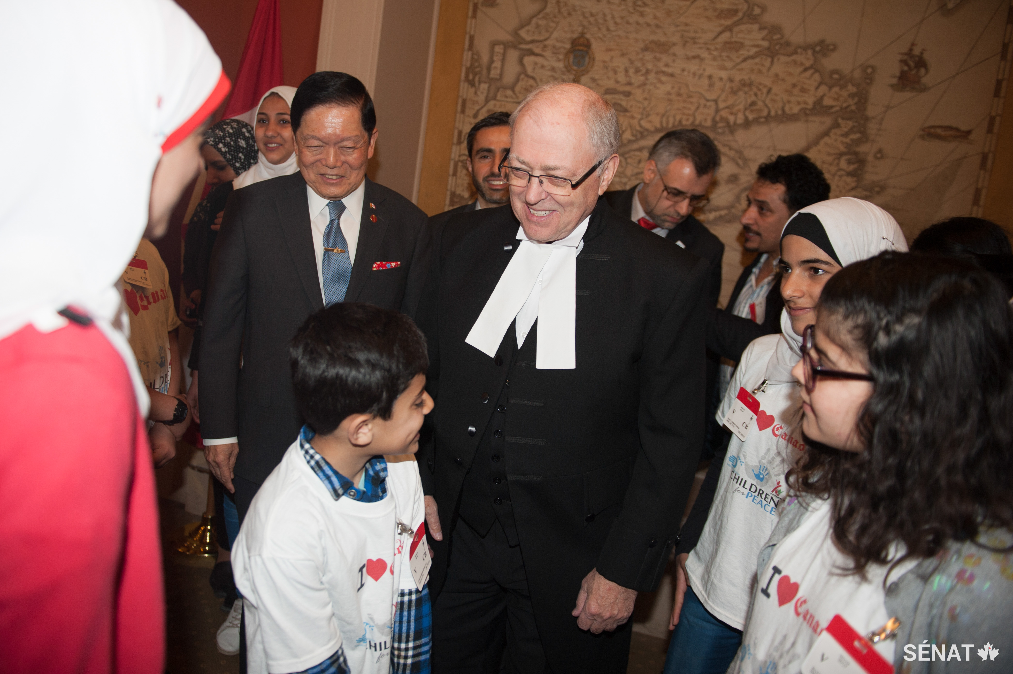 L’exposition de 40 tableaux peints par des enfants réfugiés syriens.