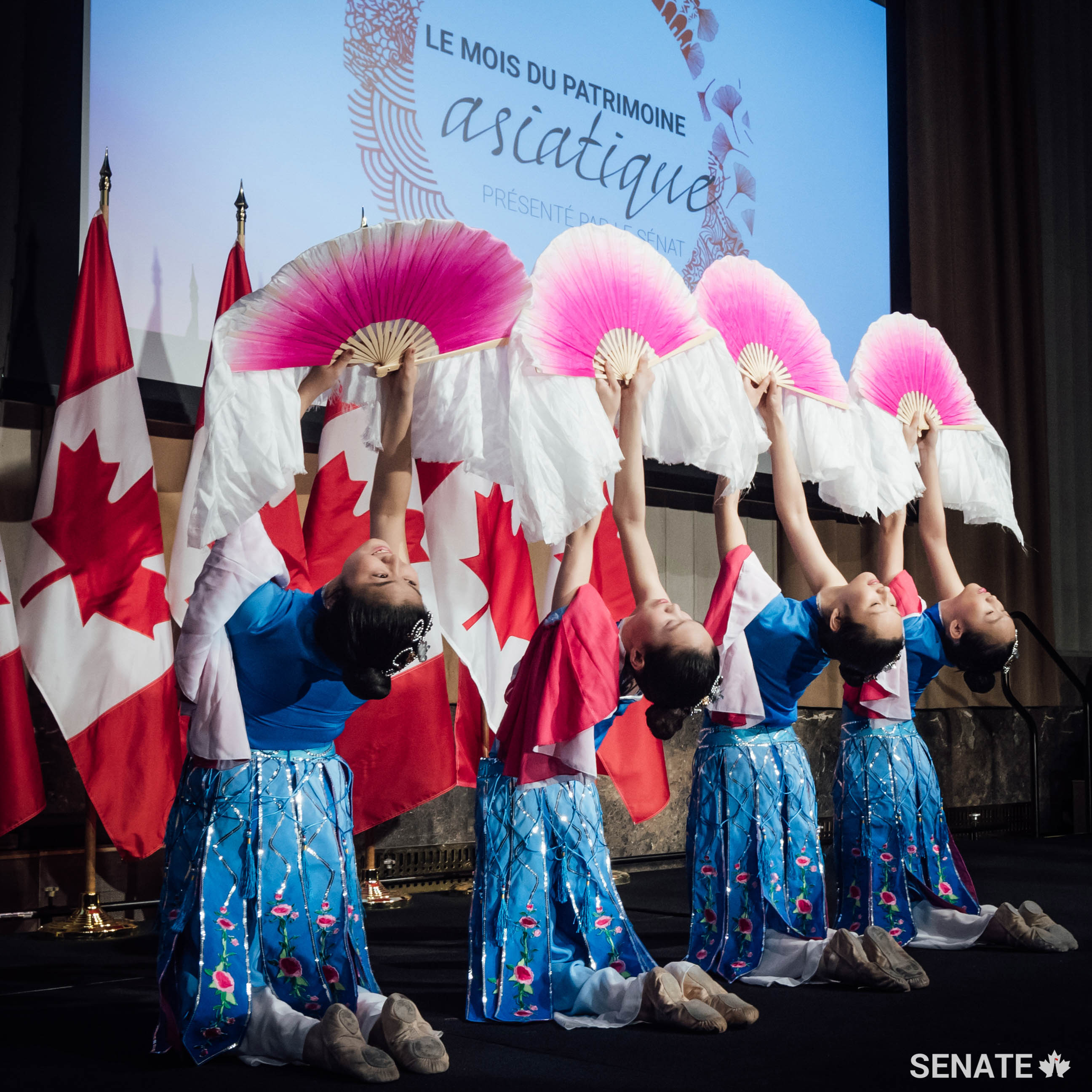Dancers from the Haiyan Dance Studio perform a blend of Chinese classical and contemporary dance, meant to depict China’s breathtaking scenery.