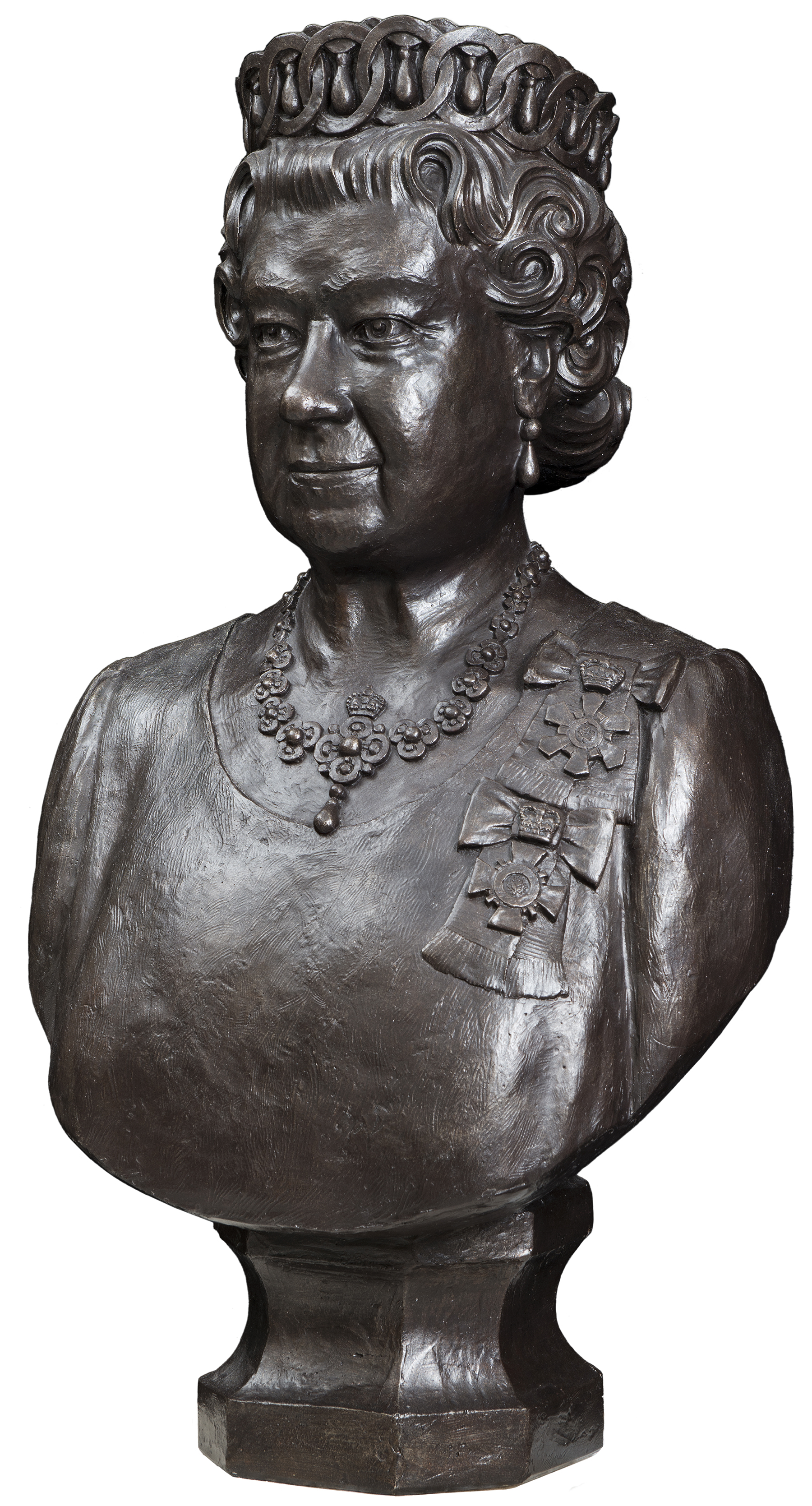 Le sculpteur du Dominion, Phil White, a réalisé ce buste de la reine Elizabeth II en 2012, l’année qui célébrait son jubilé de diamant.