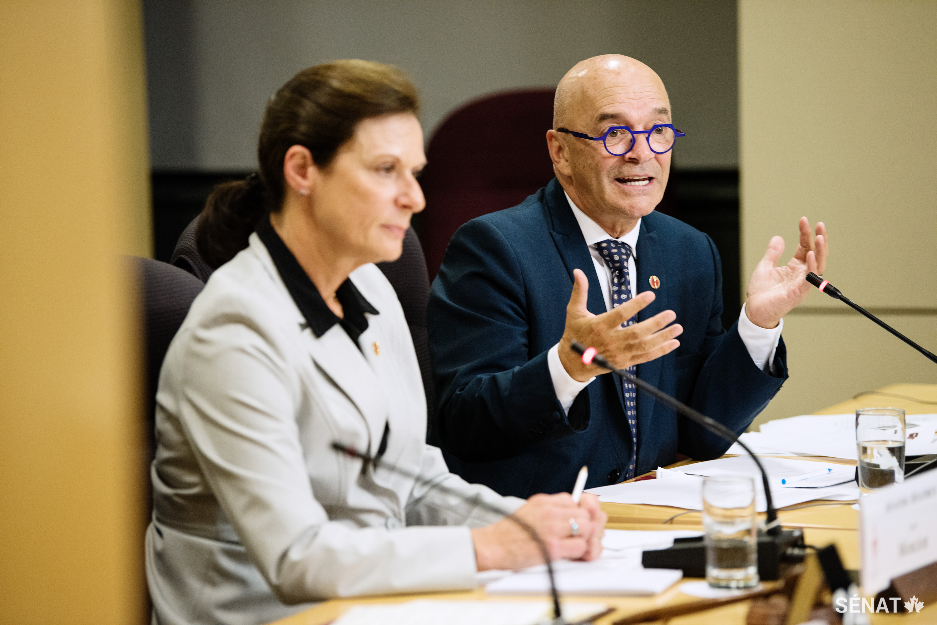 Le sénateur Cormier affirme que les langues officielles sont au cœur du contrat social du Canada.