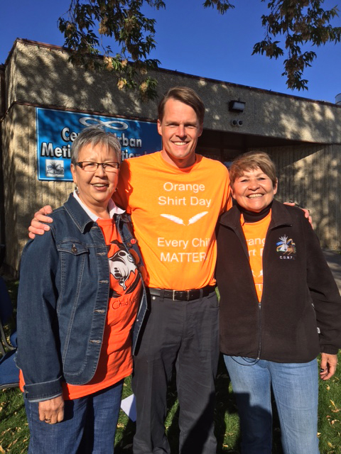 Later that day, <a href='https://sencanada.ca/en/senators/dyck-lillian-eva/'>Senator Lillian Eva Dyck</a>, chair of the <a href='https://sencanada.ca/en/committees/appa/'>Senate Committee on Aboriginal Peoples</a>, joined Charlie Clark, mayor of Saskatoon, for Orange Shirt Day.