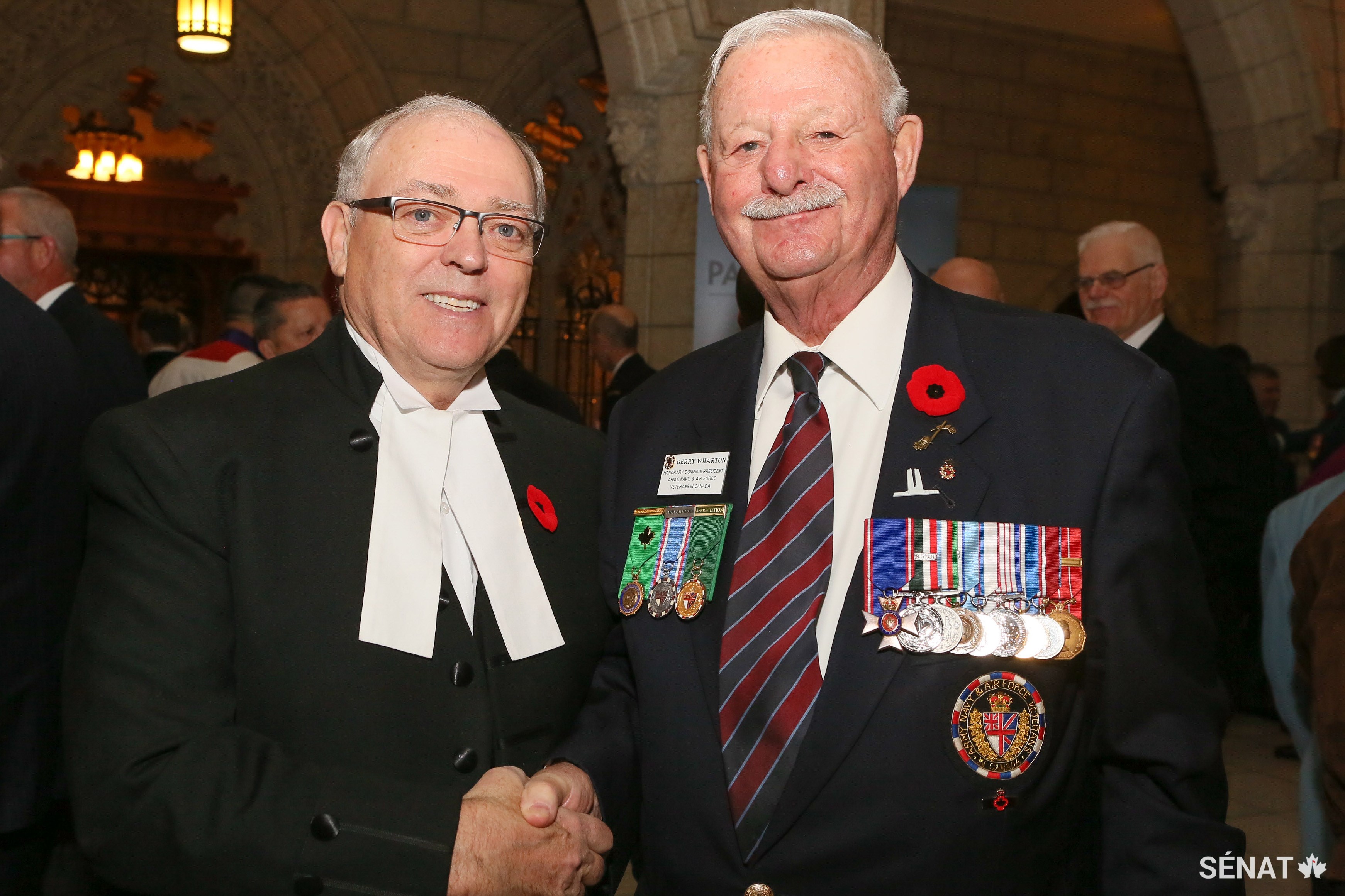 Le Président Furey rencontre Gerry Wharton, président national honoraire des Anciens combattants de l’armée, de la marine et des forces aériennes au Canada (ANAVETS).