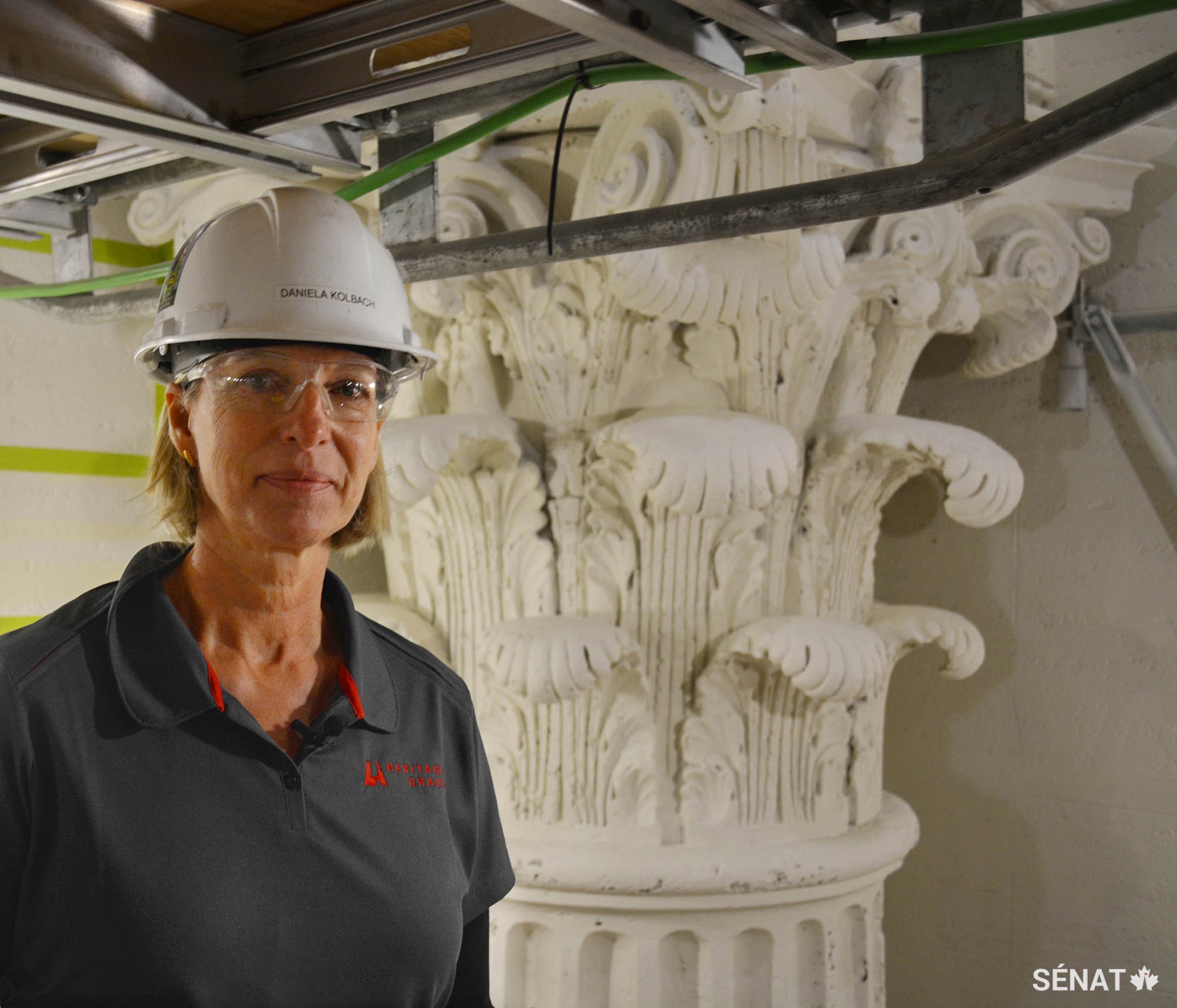 La restauratrice d’artefacts Daniela Kolbach travaille à la réhabilitation du Centre de conférences du gouvernement. Elle est l’une des spécialistes ayant participé à la restauration des nombreux vestiges de l’édifice centenaire.
