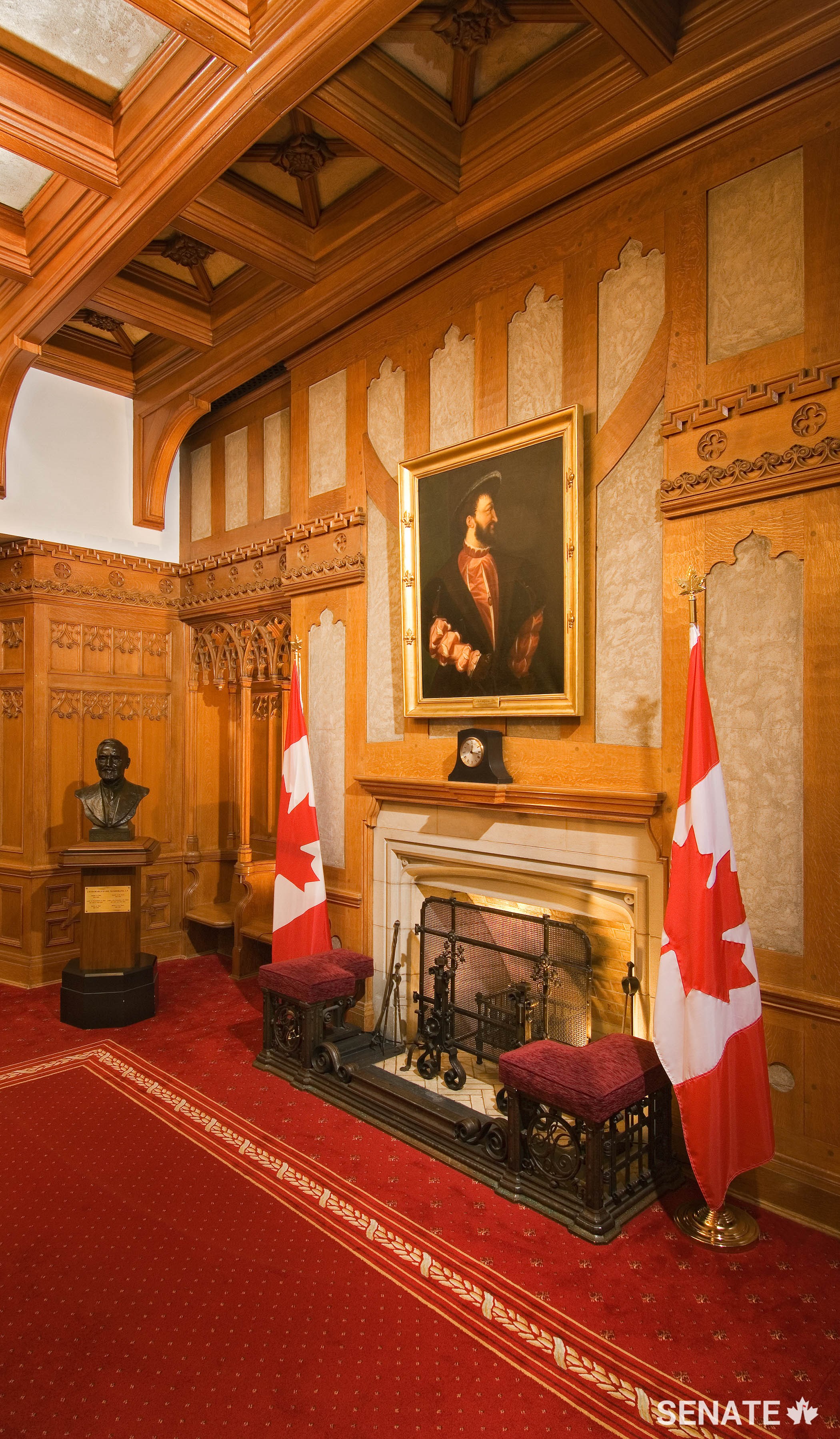 Works of art in the Salon de la Francophonie includes artwork depicting French kings, including the prominent display of a portrait of François I, who was king when explorer Jacques Cartier explored the St. Lawrence River in 1534.