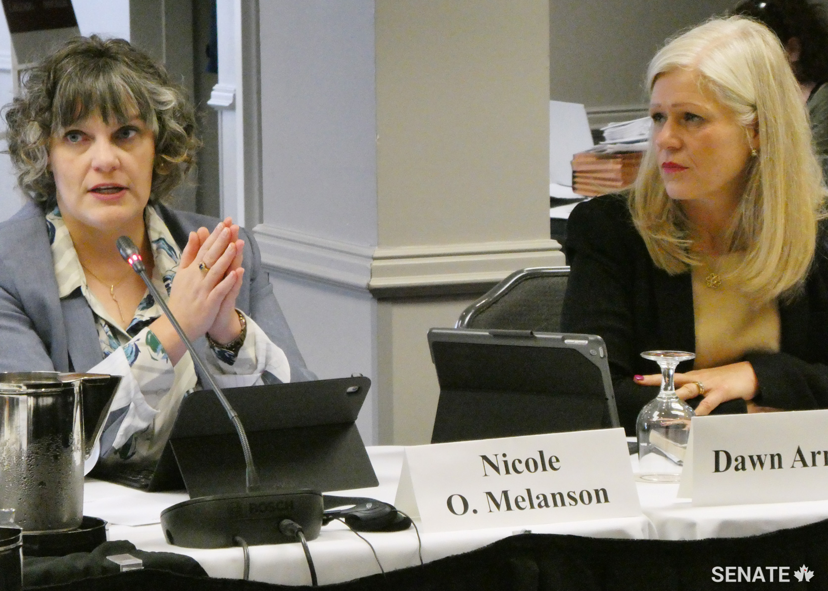 From left to right, Nicole O. Melanson, Manager, Communications and Bilingual Services for the City of Moncton, and Dawn Arnold, Mayor of the City of Moncton, testify before the Committee on Official Languages during public hearings in Moncton on the October 24, 2018.