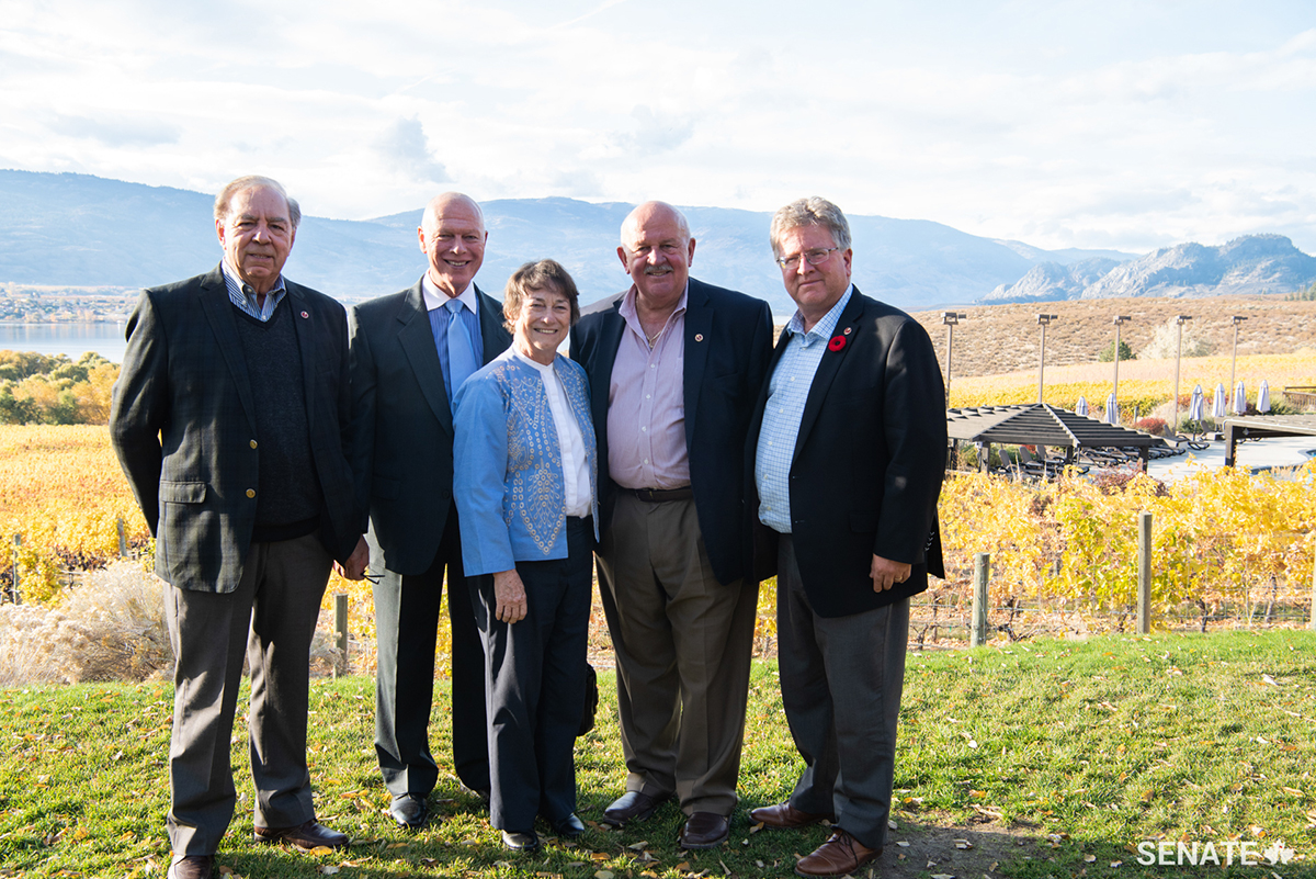 Senator Ghislain Maltais, with Senators Jean-Guy Dagenais, Diane F. Griffin, Terry M. Mercer and Robert Black, visiting Nk’Mip Cellars, the first Indigenous-owned winery in North America.
