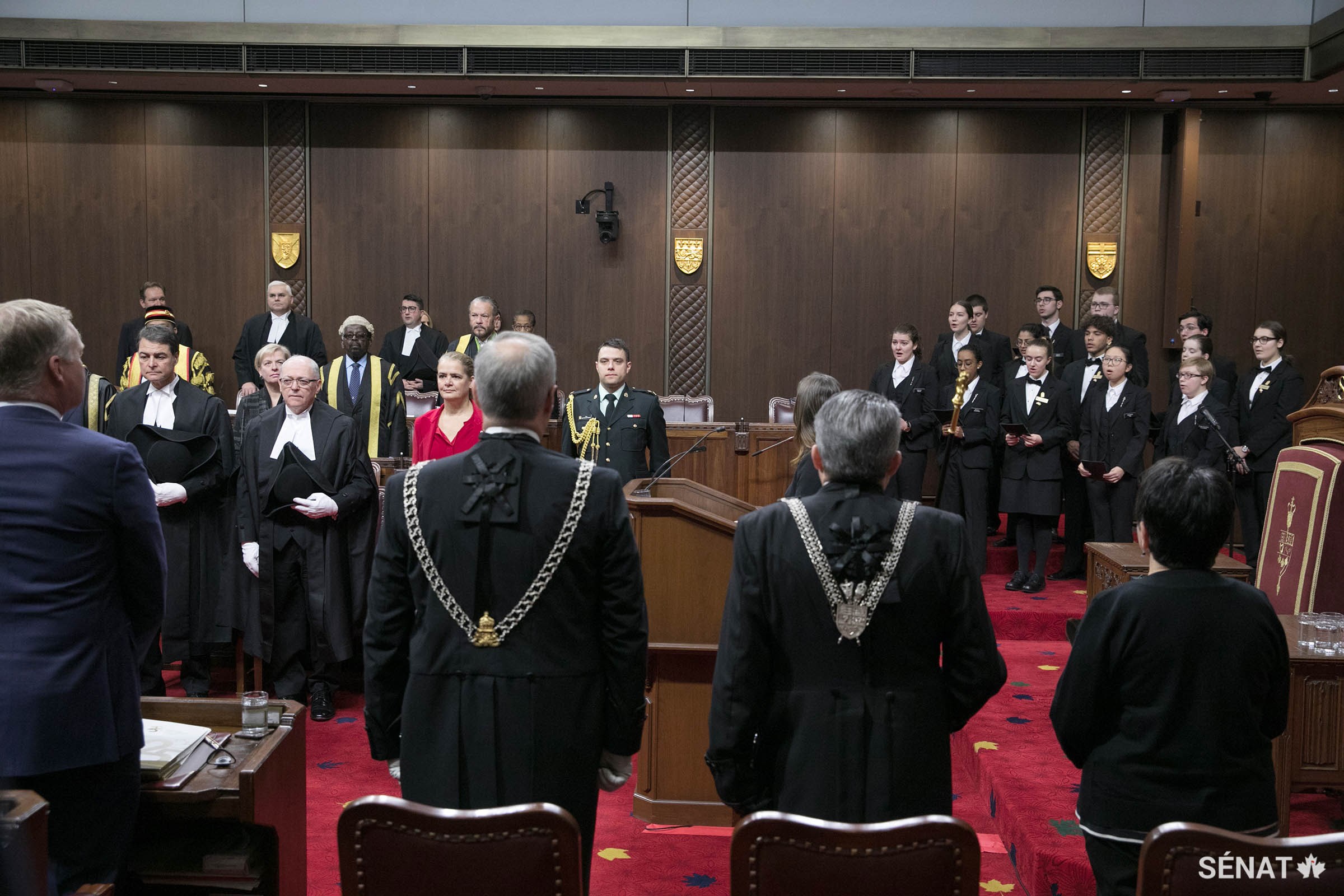 Les présidents d’assemblée étaient invités à revêtir leur tenue d’apparat pour la cérémonie d’ouverture de la conférence. Les détails élaborés de leur tenue témoignent de la riche histoire de ces nations du Commonwealth.