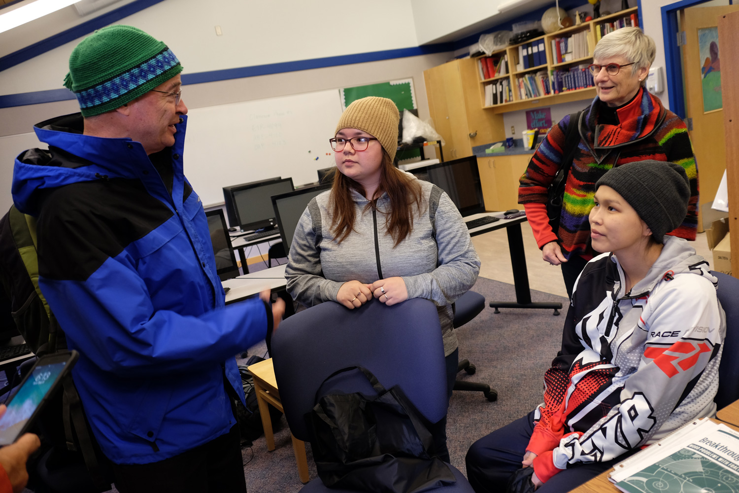Senators Dennis Patterson and Patricia Bovey speak to young people while on a fact-finding mission with the Special Committee on the Arctic in Cambridge Bay, Nunavut in 2018.