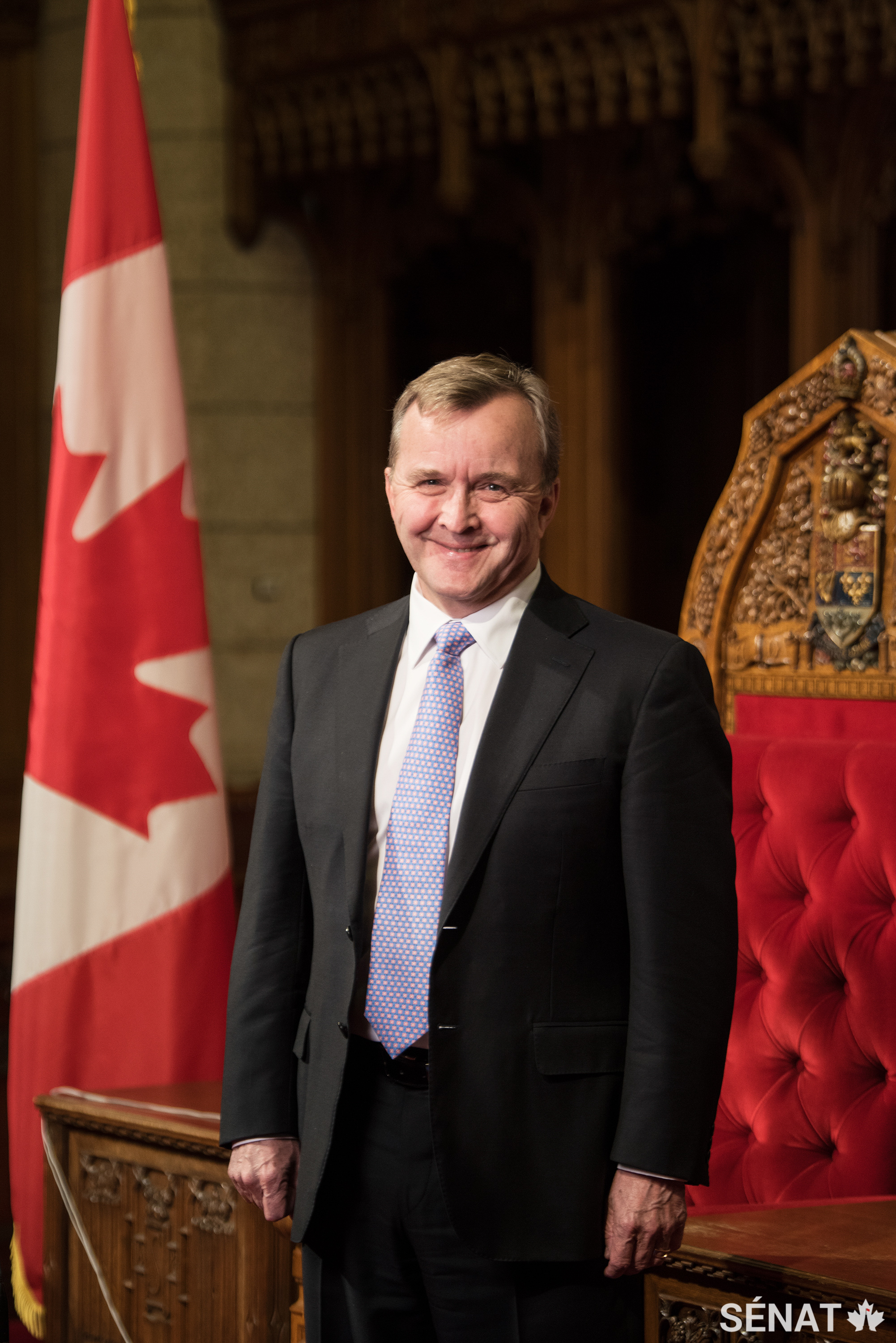 Le sénateur Grant Mitchell dans la Chambre du Sénat à l’édifice du Centre.