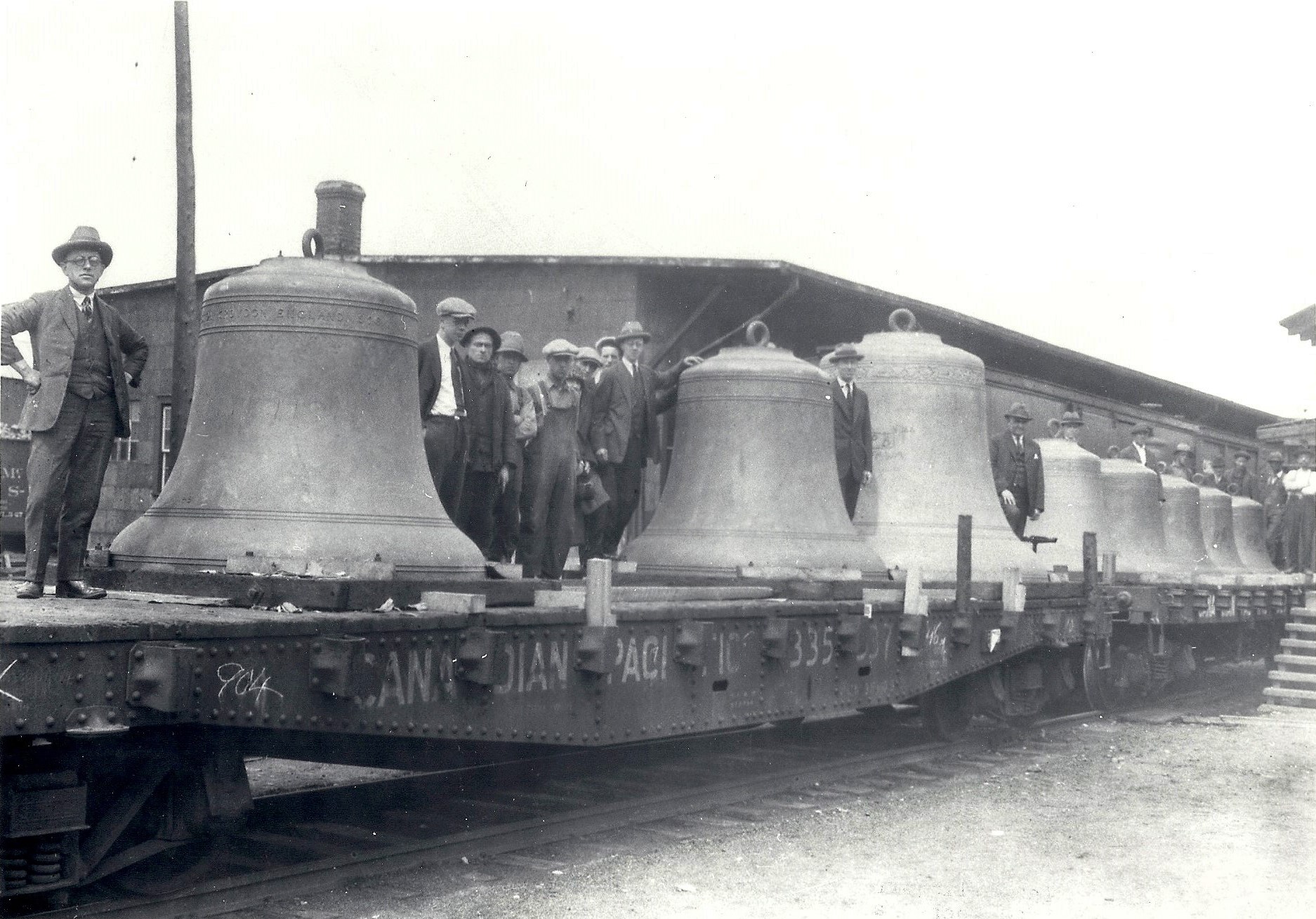 Carillon bells arrive at Ottawa’s Union Station by railway flatcar from Montreal in 1927. (Photo credit: Library and Archives Canada)