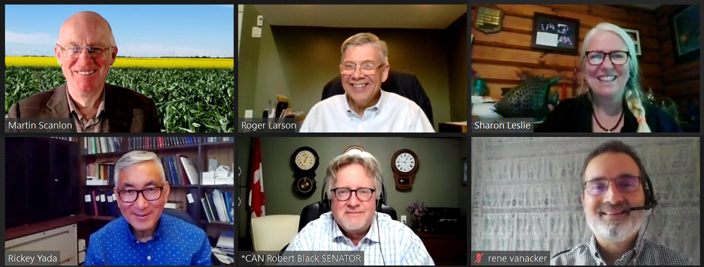 Jeudi 3 juin 2021 – Le sénateur Robert Black reçoit une mise à jour à propos du travail du Conseil des doyens en agriculture, alimentation et médecine vétérinaire.