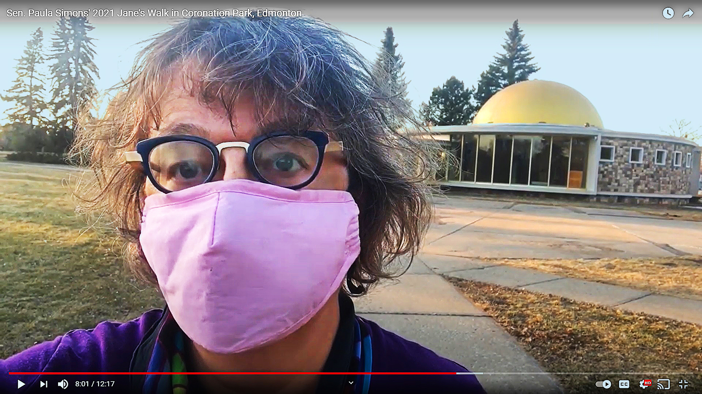 Jeudi 6 mai 2021 – La sénatrice Paula Simons convie les internautes à une visite virtuelle du parc Coronation d’Edmonton, en Alberta, dans le cadre des Promenades de Jane, un festival annuel offrant des visites à pied gratuites de milieux urbains partout au monde.