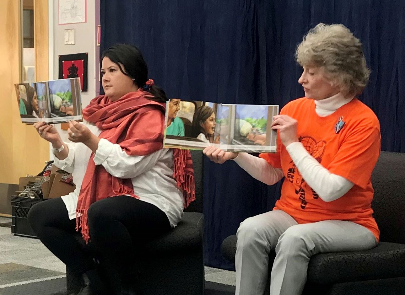 Tuesday, September 28, 2021 – Senator Pat Duncan joins Regional Chief Kluane Adamek, Aagé, Assembly of First Nations, Yukon Region at the Elijah Smith Elementary School in Whitehorse where they read from the book Phyllis’s Orange Shirt, by Phyllis Webstad to students in three different grades to mark Orange Shirt Day.