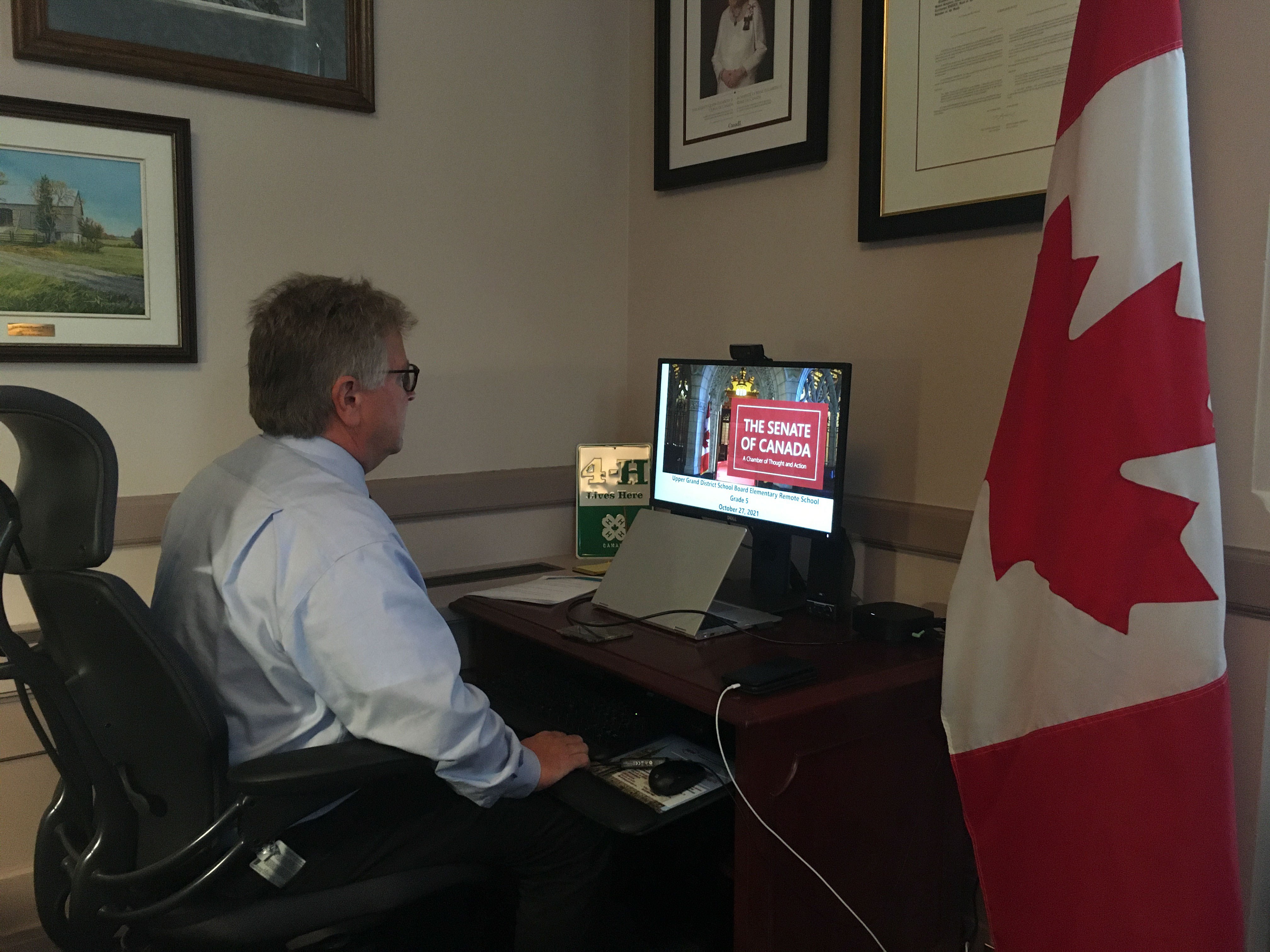 Wednesday, October 27, 2021 – Senator Robert Black meets virtually with a group of Grade 5 students in the UGDSB Elementary Remote Program in Guelph, Ontario. He explained his role as senator and highlighted how he supports Canadians and rural communities in the Red Chamber.