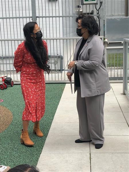 Thursday, October 28, 2021 – Senator Rosemary Moodie visits staff and leadership at the Neighbourhood Group’s new centre, where they discussed the crucial role of early childhood educators and the steps needed to strengthen the sector. The Neighborhood Group (formerly St. Stephen’s Community House) is a non-profit organization based in Toronto, Ontario, that offers a number of community services, including childcare.