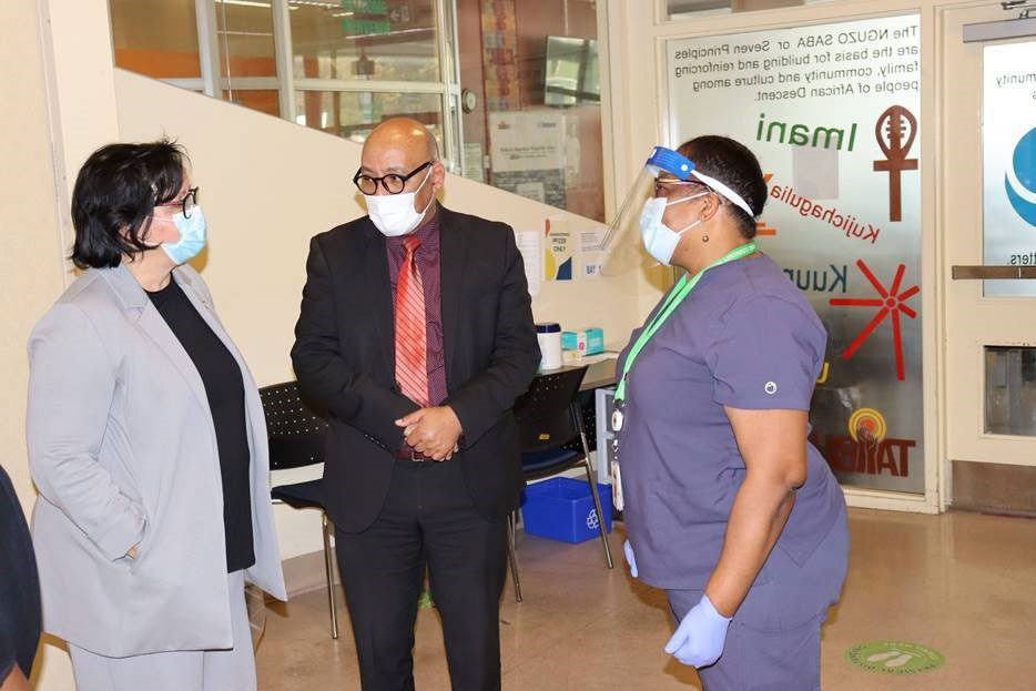 Thursday, October 28, 2021 – Senator Rosemary Moodie visits the TAIBU Community Health Centre in Toronto, Ontario, and meets with the centre’s senior leaders, medical providers and community members. The TAIBU Centre has helped thousands of Torontonians live healthy lives and provided essential services throughout the COVID-19 pandemic, including the vaccination of more than 23,000 people.