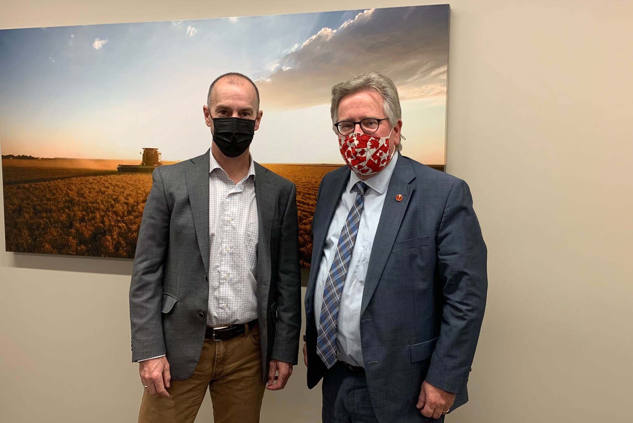 Thursday, November 25, 2021 – Senator Rob Black meets with Michael Hoffort, president and CEO of Farm Credit Canada, to learn more about the strategy for Indigenous agriculture and to receive an update on the organization’s mental health program for farmers.