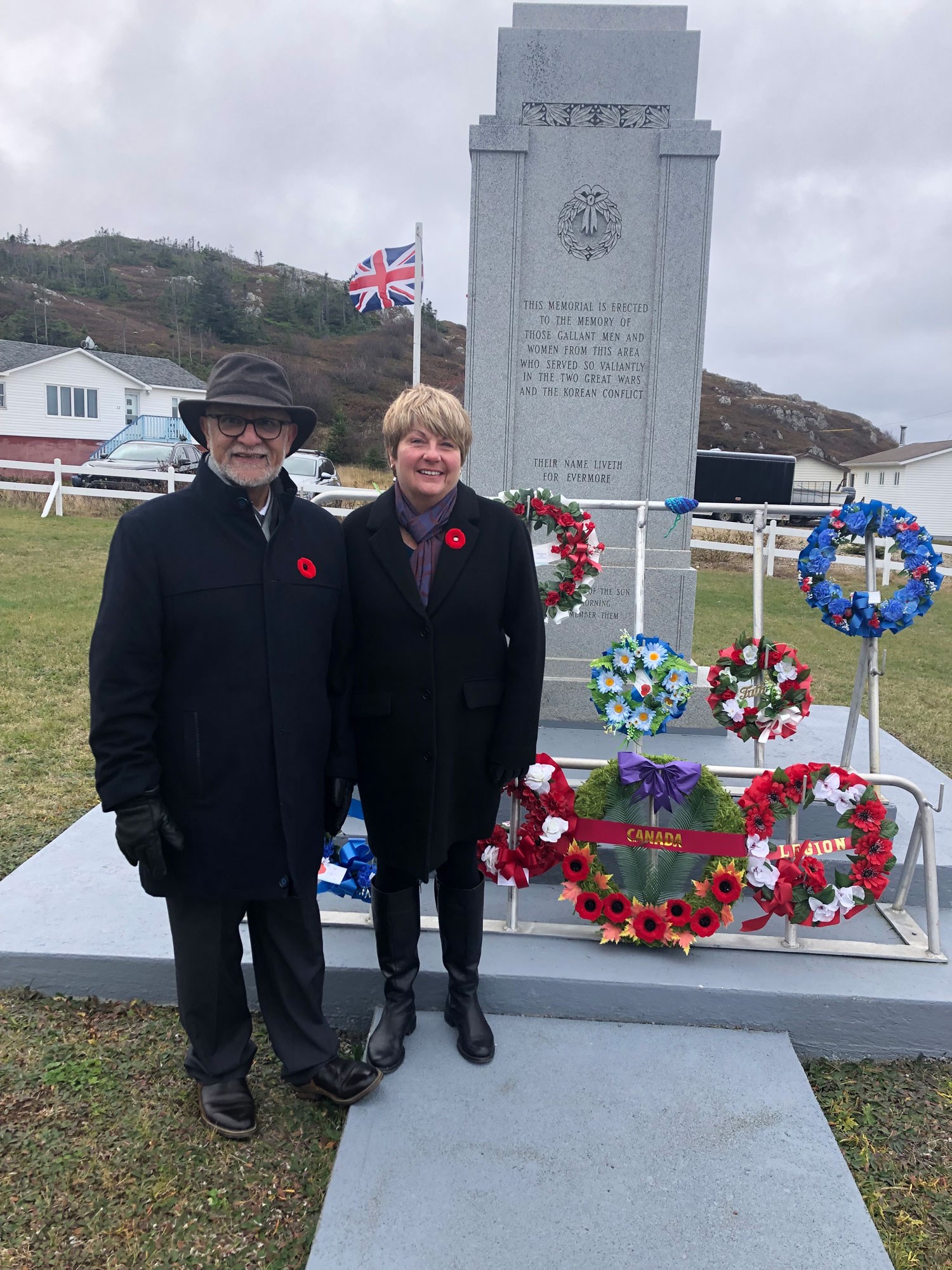 Thursday, November 11, 2021 – Senator Mohamed-Iqbal Ravalia and his wife, Dianne Ravalia, lay a wreath at the cenotaph in Twillingate, Newfoundland and Labrador on Remembrance Day to honour all those who have served Canada.