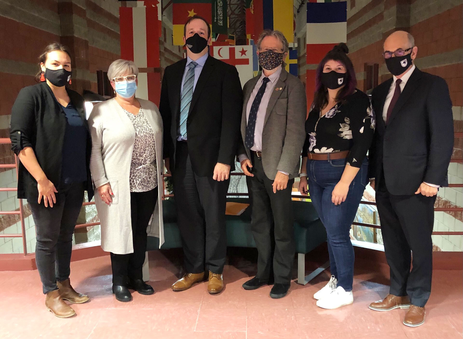 Monday, November 29, 2021 – Senator Stan Kutcher (third from right) discusses mental health at Cape Breton University in Sydney, Nova Scotia, with representatives from the university, including President David Dingwall (right), and Brian Comer (third from left), the minister responsible for Nova Scotia’s Office of Addictions and Mental Health.