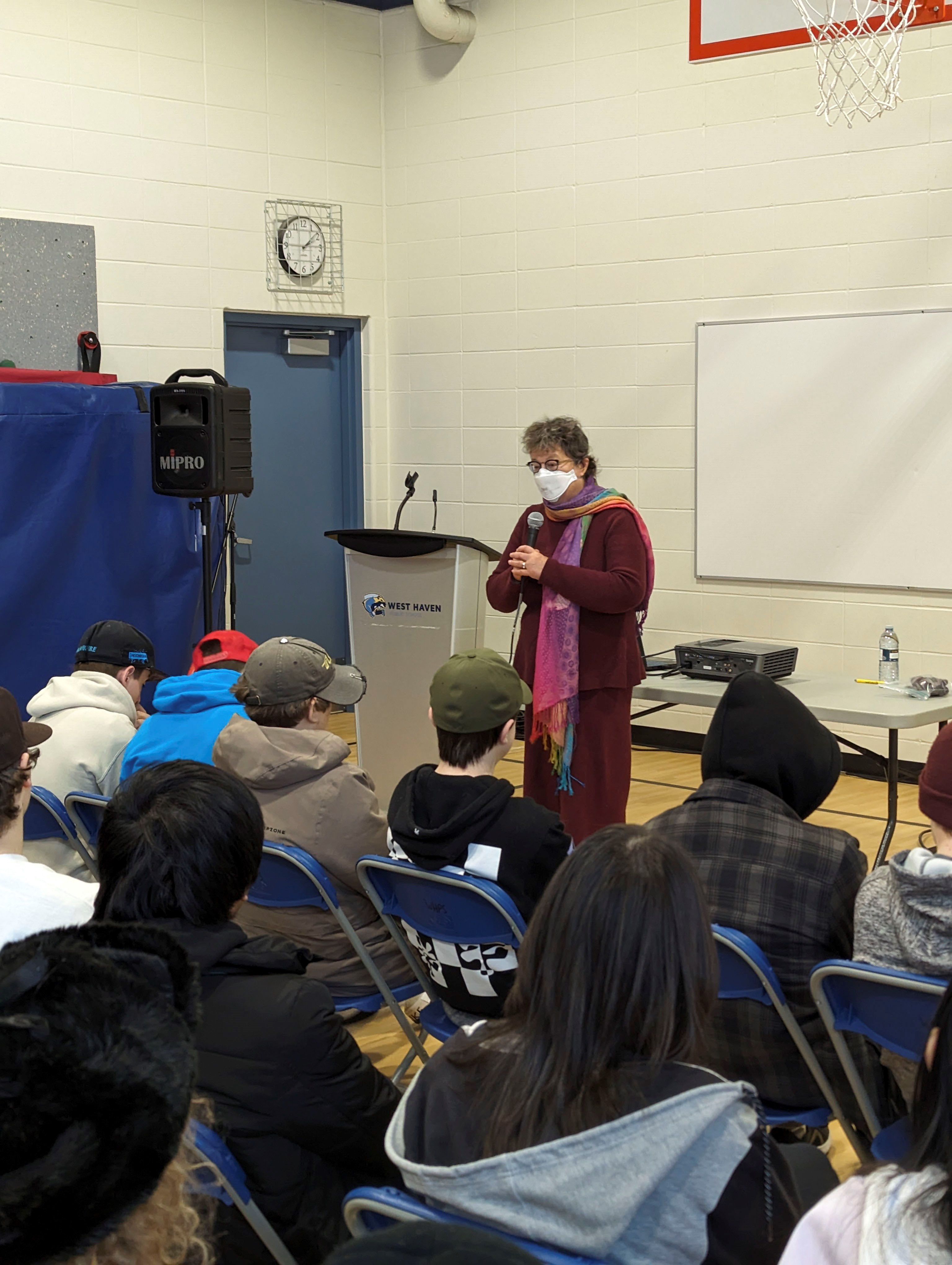 Le lundi 22 janvier 2024 – La sénatrice Paula Simons; visite scolaire organisée par S’ENgage; École publique West Haven, Leduc, Alberta.