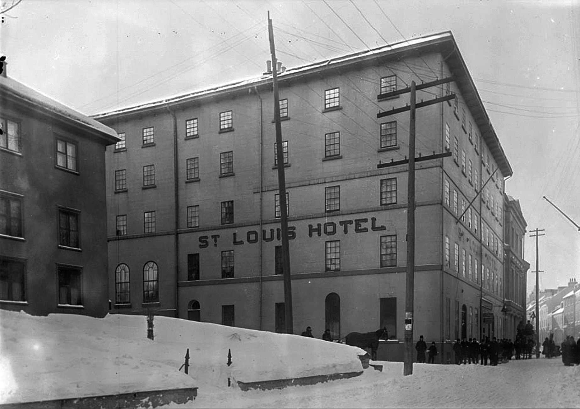 Québec’s Hotel St. Louis, where many of the conference’s delegates, along with their wives and daughters, stayed. The hotel, seen here in the late 1800s, was demolished in 1969. (Photo credit: Library and Archives Canada)