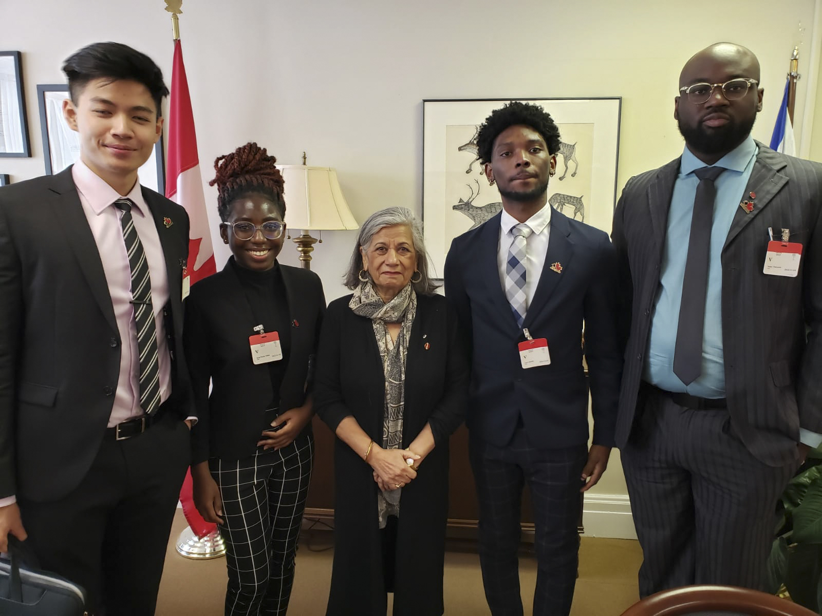 Thursday, November 24, 2022 – Senator Ratna Omidvar, centre, meets with students from the Canadian Alliance of Student Associations. Pictured from left: Ngoc Thien Huynh, Mount Allison University; Jessie Naadei Niikoi, Camosun College; Ajane Adams, Centennial College; and Nelson Chukwuma, Conestoga College. They discussed issues affecting university students, including the cost of living, financial aid and reducing barriers for international students.