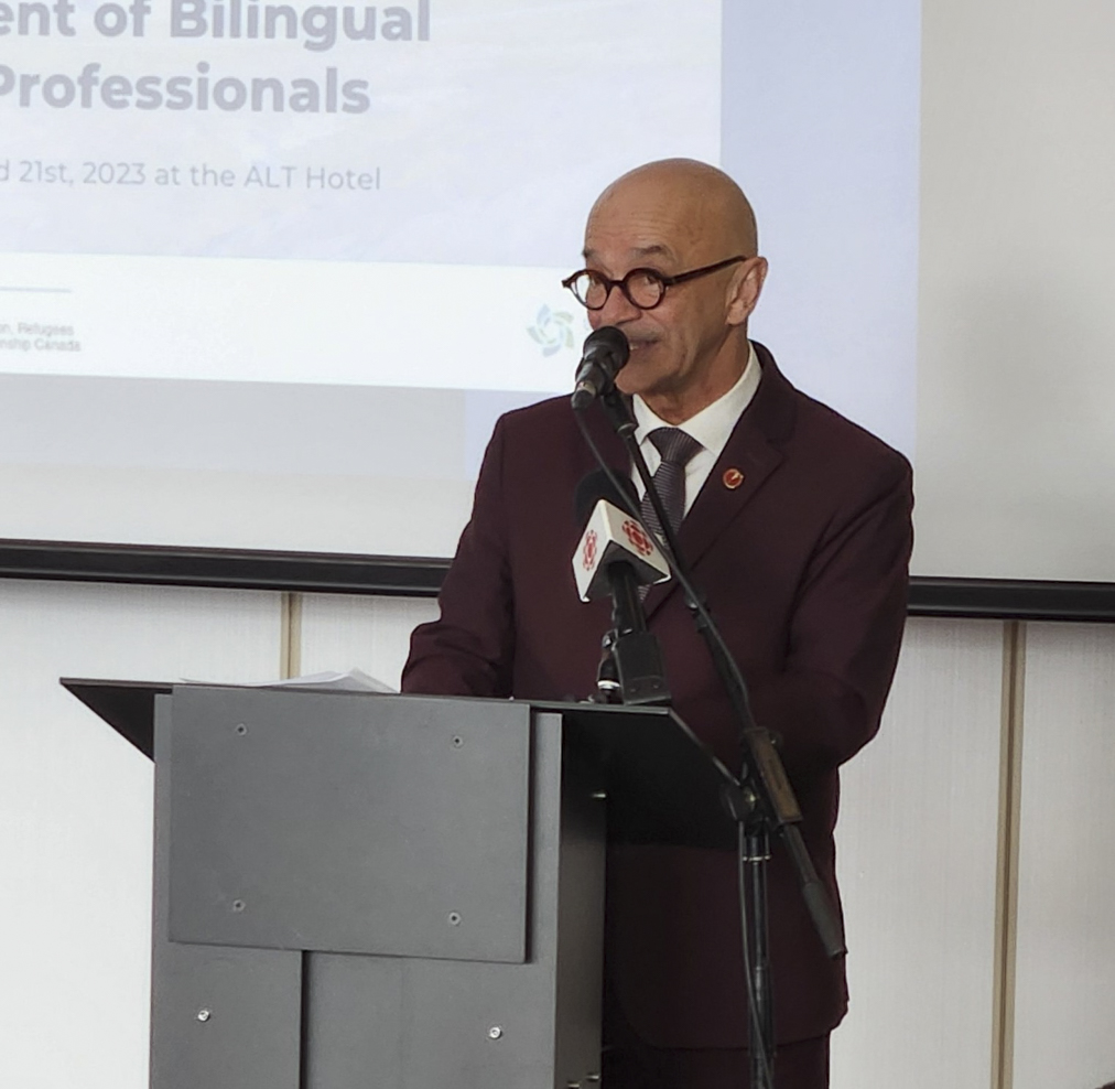 Senator René Cormier provides opening remarks at the Summit on the International Recruitment of Bilingual Health Care Professionals in St. John’s, Newfoundland and Labrador. The summit brought together policy-makers, academics, practitioners, managers and regulators to focus on issues related to international recruitment, immigration and recognition of prior learning in the health care sector.
