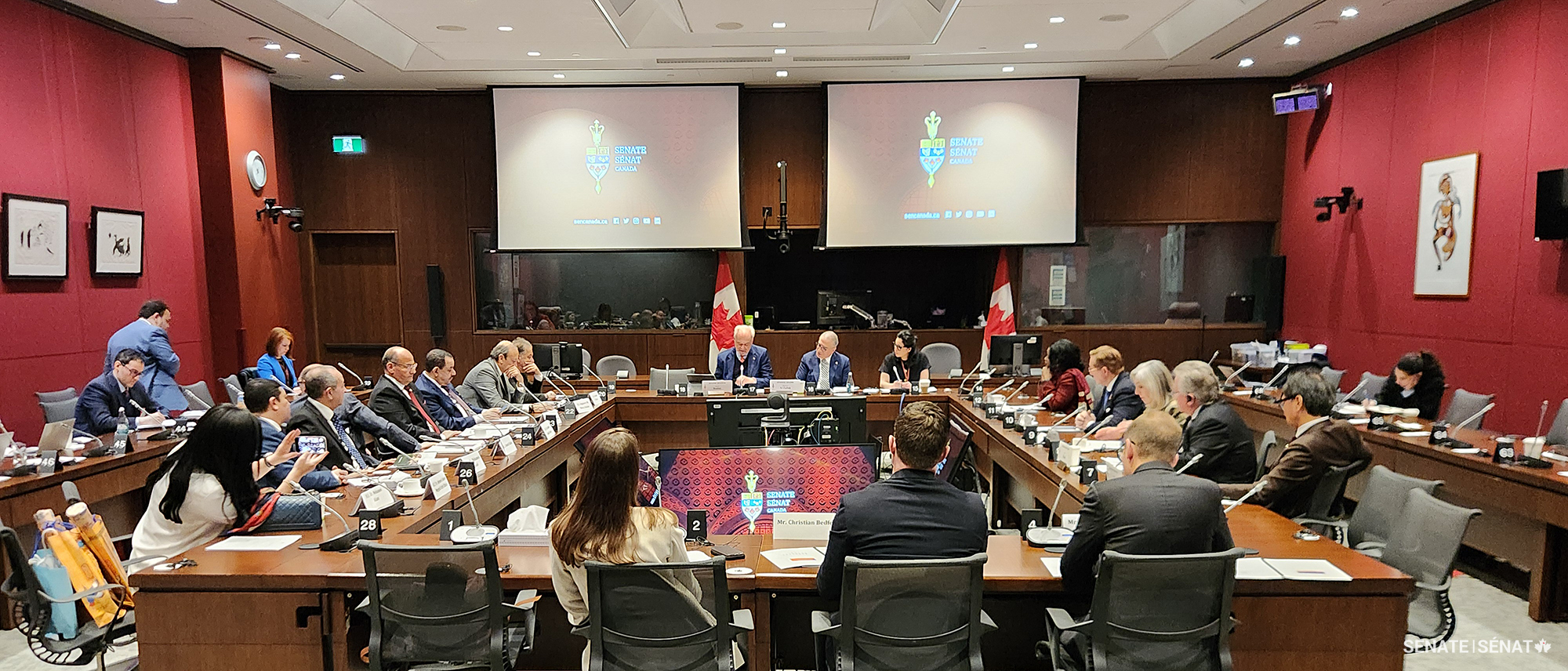En tant que vice-président du Comité sénatorial des affaires étrangères et du commerce international, le sénateur Al Zaibak participe, le 5 avril 2025, à une réunion avec une délégation égyptienne en visite, composée notamment d’Ahmed Abdallah Ibrahim Hafez, ambassadeur de la République arabe d’Égypte, et de Sameh Aboul-Enein, secrétaire d’État aux Affaires étrangères chargé des États-Unis, du Canada et des Amériques.