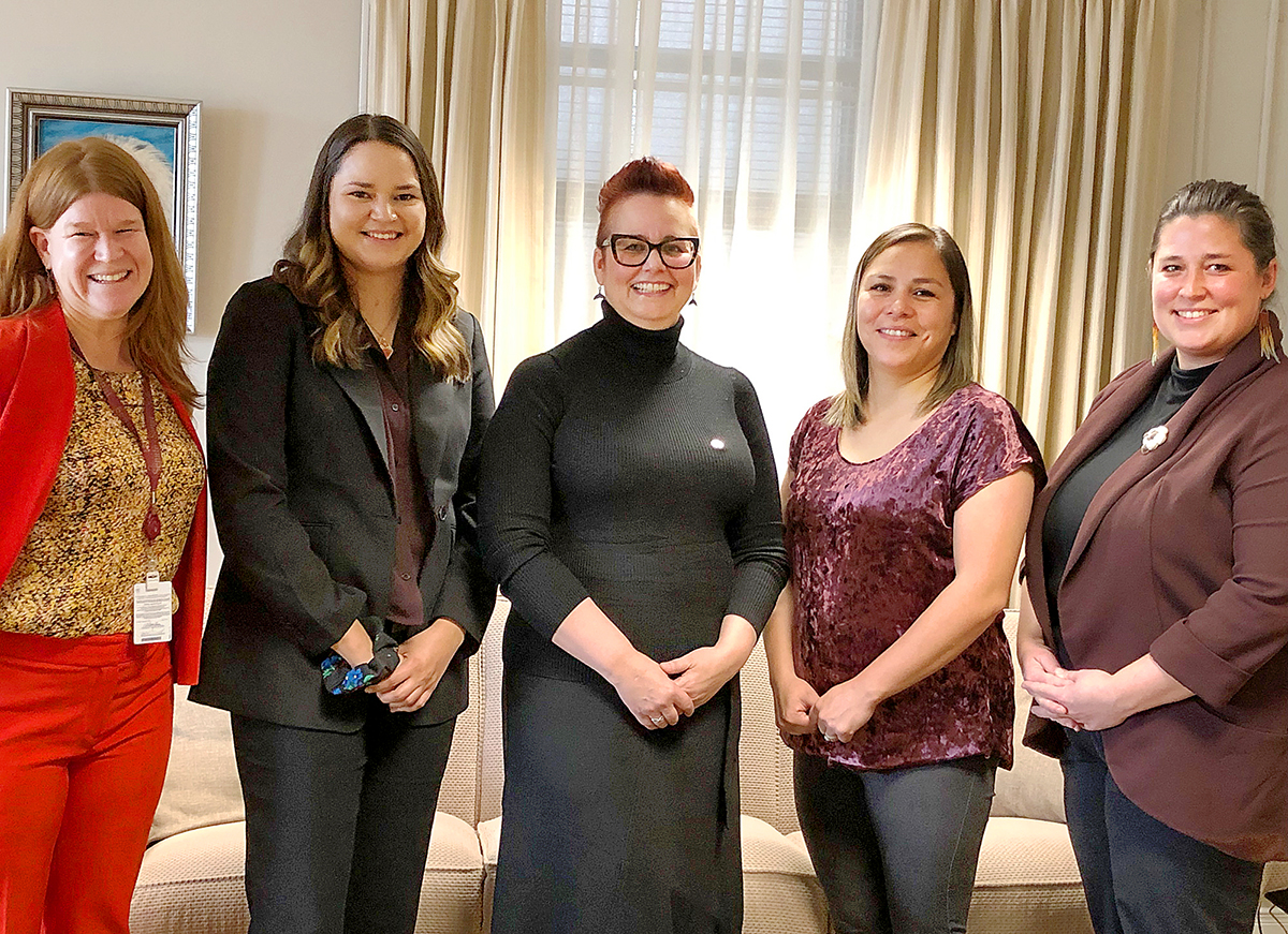 Wednesday, October 26, 2022 – Senator Margaret Dawn Anderson, centre, hosts members of the Dechinta Centre for Research and Learning at her office on Parliament Hill to discuss the organization’s sustainability and its groundbreaking work with Indigenous communities in the Northwest Territories. From left, Senator Anderson’s Director of Parliamentary Affairs Natasha Entwistle, Dechinta’s Regional Outreach Coordinator Kyla LeSage, Lands and Culture Resource Director Charlene Liske, and Executive Director Kelsey Wrightson attended the meeting with Senator Anderson.