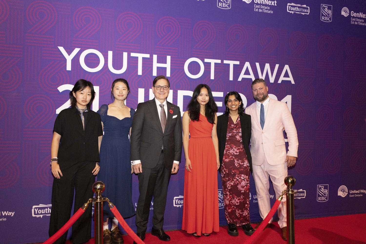 Wednesday, November 5, 2025 – Senator Tony Loffreda, third from left, with some award recipients, and Youth Ottawa’s Executive Director Jesse Card; Youth Ottawa 21 Under 21 Awards; Canadian Museum of History, Gatineau, Quebec.