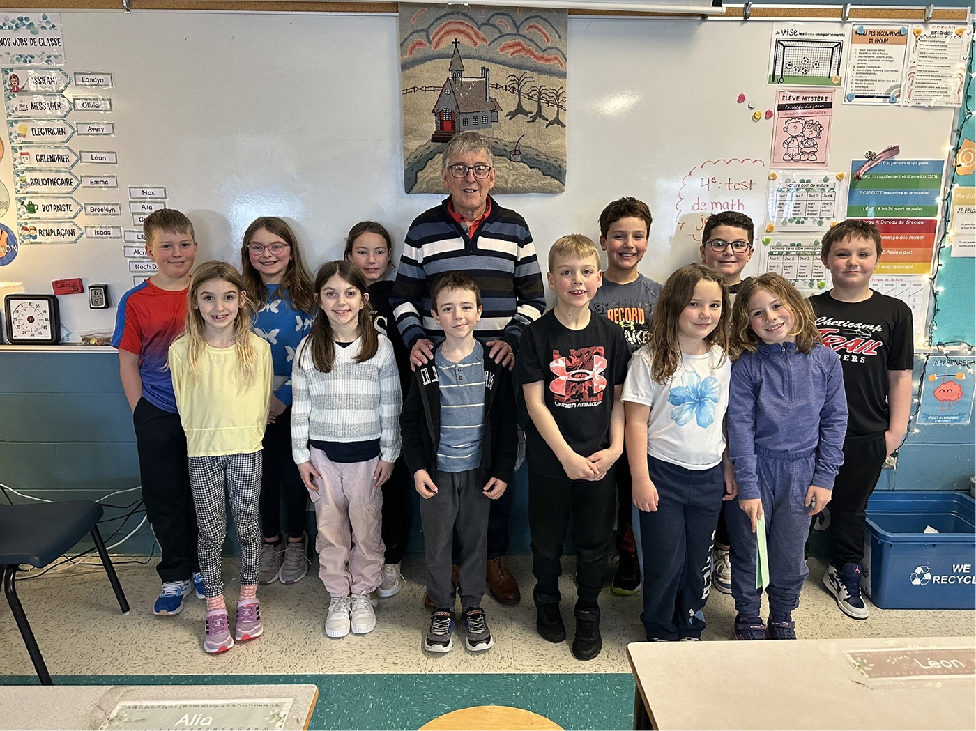 Le mercredi 7 janvier 2026 – Le sénateur Réjean Aucoin; avec des élèves de l’École NDA; Chéticamp, Nouvelle-Écosse. 