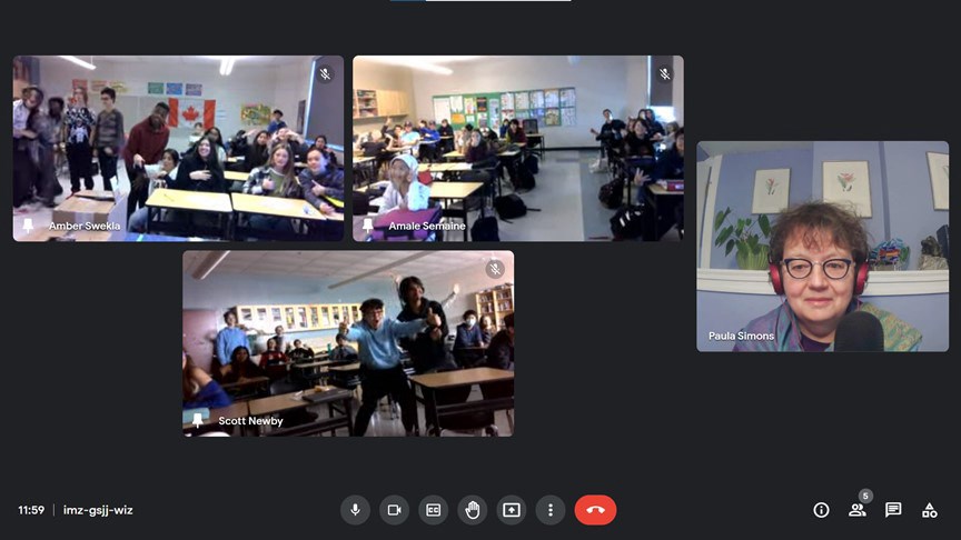 Tuesday, November 8, 2022 – Senator Paula Simons meets with Grade 9 students at Esther Starkman School in Edmonton, Alberta. During the virtual visit coordinated by SENgage, the senator spoke about the history and role of the Senate in Parliament, the work senators do, and her path to the Upper Chamber.