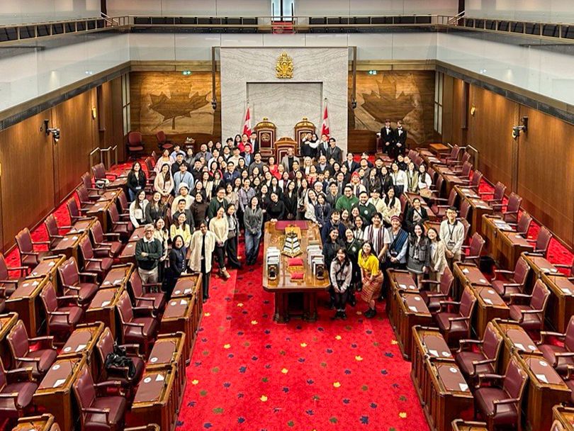 Sunday, February 2, 2025 – Senators Flordeliz (Gigi) Osler, Rebecca Patterson, Andrew Cardozo, and the Speaker of the House of Commons, the Honourable Greg Fergus, with members of Pinoys on Parliament; panel discussion; Senate Chamber, Senate of Canada Building, Ottawa, Ontario.