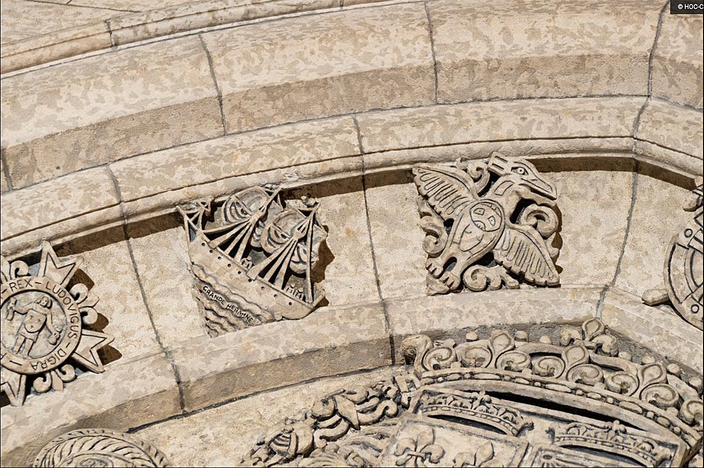 The handful of Indigenous symbols in Centre Block carved before 1978, including this thunderbird in the House of Commons foyer, were created by non-Indigenous sculptors. (Photo credit: House of Commons)