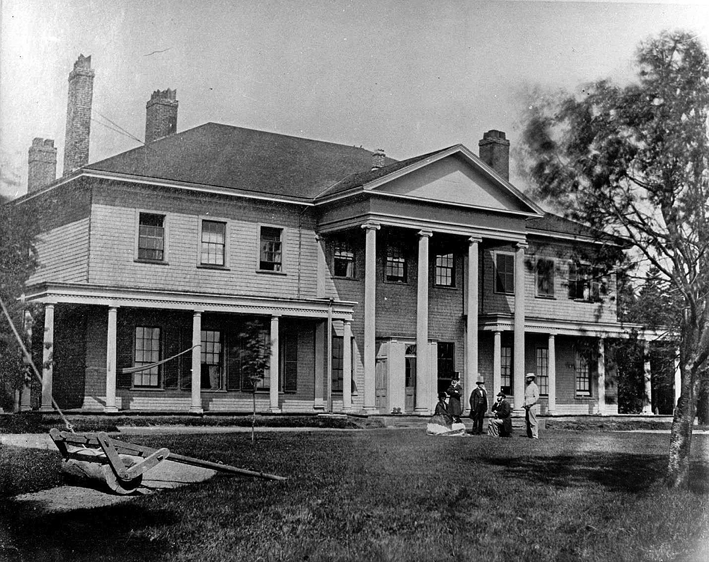 Government House, the residence of Prince Edward Island’s lieutenant governor, hosted a lavish dinner ball, one of several the Charlottetown delegates attended that week. (Photo credit: Library and Archives Canada)