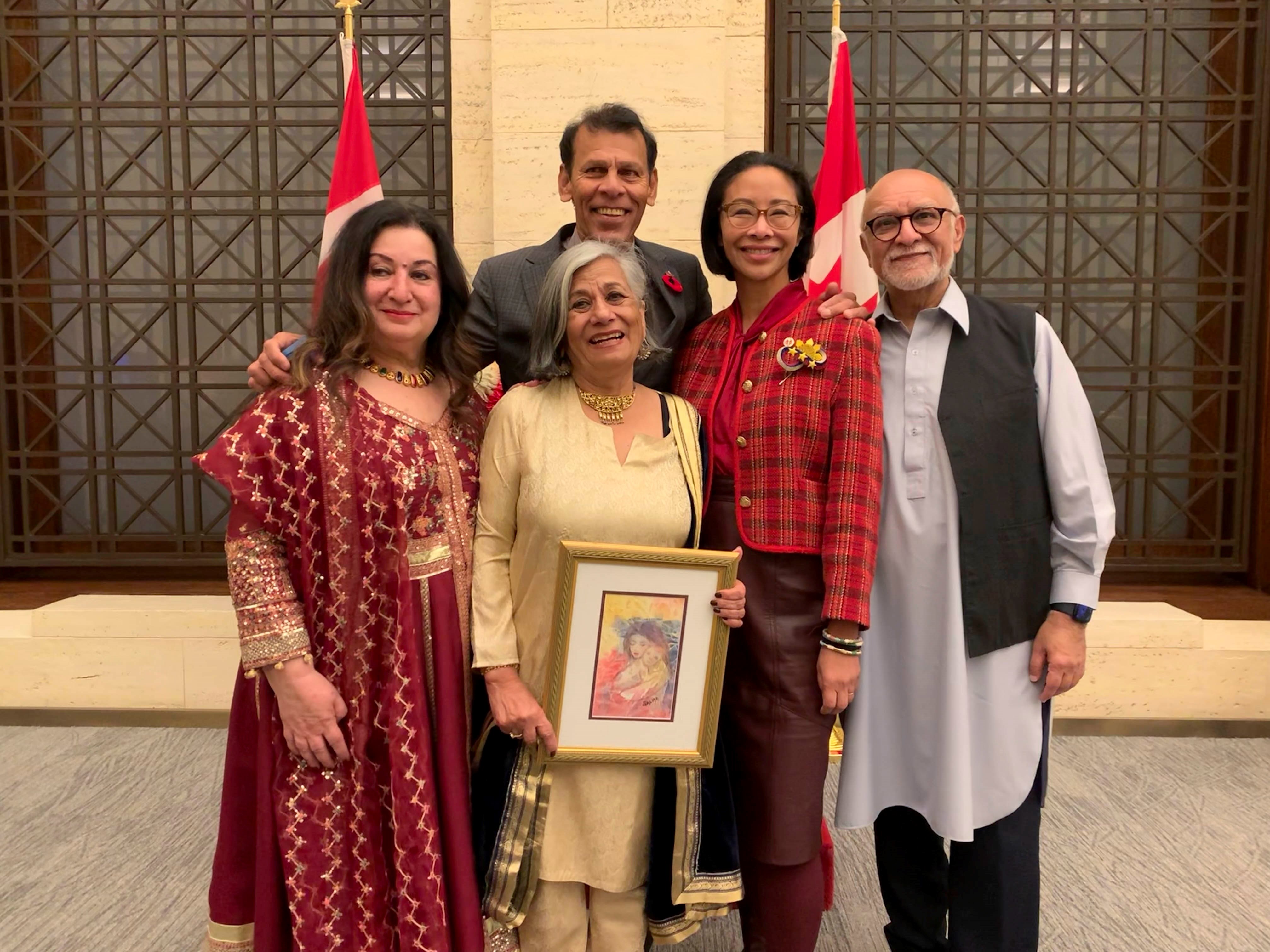 Tuesday, October 29, 2024 – From left to right, front row, Senator Salma Ataullahjan, former senator Ratna Omidvar, Senator Flordeliz (Gigi) Osler and Senator Mohamed-Iqbal Ravalia, and in the back row, Senator Hassan Yussuff; Diwali Reception; Senate of Canada Building; Ottawa, Ontario.