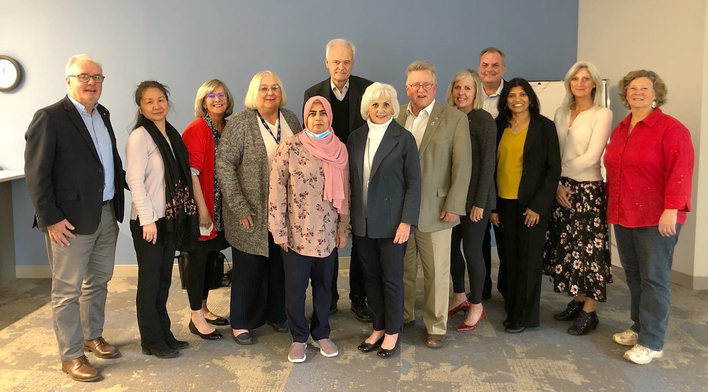 Friday, October 28, 2022 – Senator Marty Deacon, fourth from the right, joins representatives of Hospice Waterloo Region to discuss recent health legislation, medical assistance in dying and federal priorities for palliative care during a session in Waterloo, Ontario. Senators Peter M. Boehm, back centre, and Rob Black, centre right, also attended the meeting.