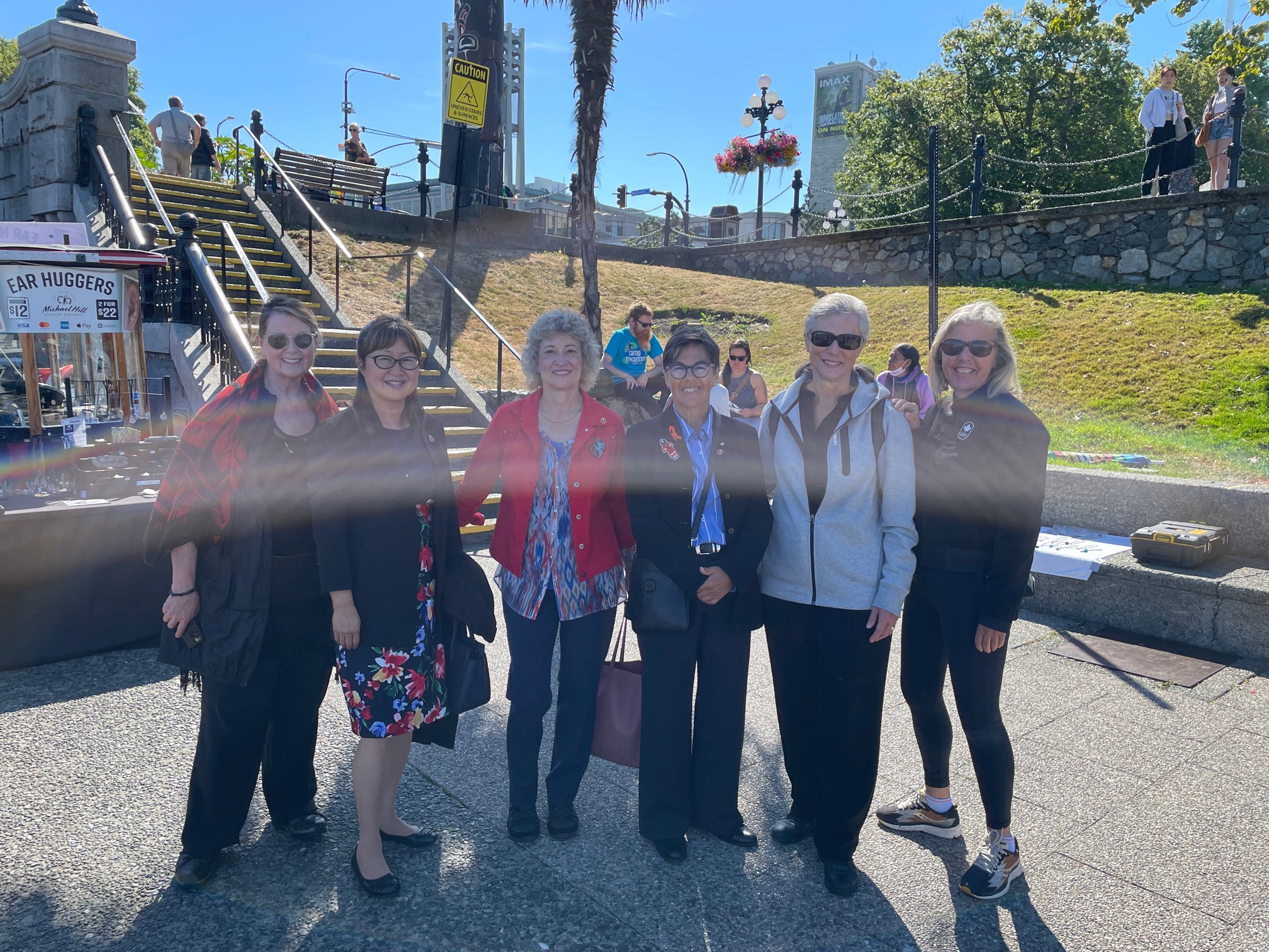 Tuesday, August 30, 2022 — From left, senators Marilou McPhedran, Yonah Martin, Pat Duncan, Kim Pate, Lucie Moncion and Marty Deacon attend the 2022 Victoria Forum—a three-day conference hosted in Victoria, British Columbia, that aims to find solutions to pressing environmental, social and economic issues. The Senate partnered once again with the University of Victoria to lead the event’s constructive discussions about polarizing issues.