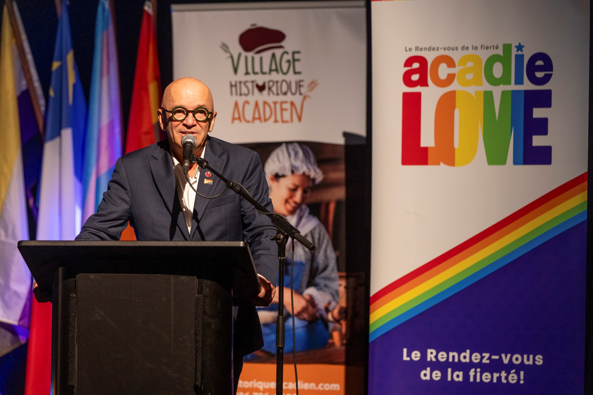 Le jeudi 11 juillet 2024 – Le sénateur René Cormier; lancement officiel du Rendez-vous de la fierté Acadie Love 2024; Caraquet, Nouveau-Brunswick. (Crédit photo : Ísjaki Studio)
