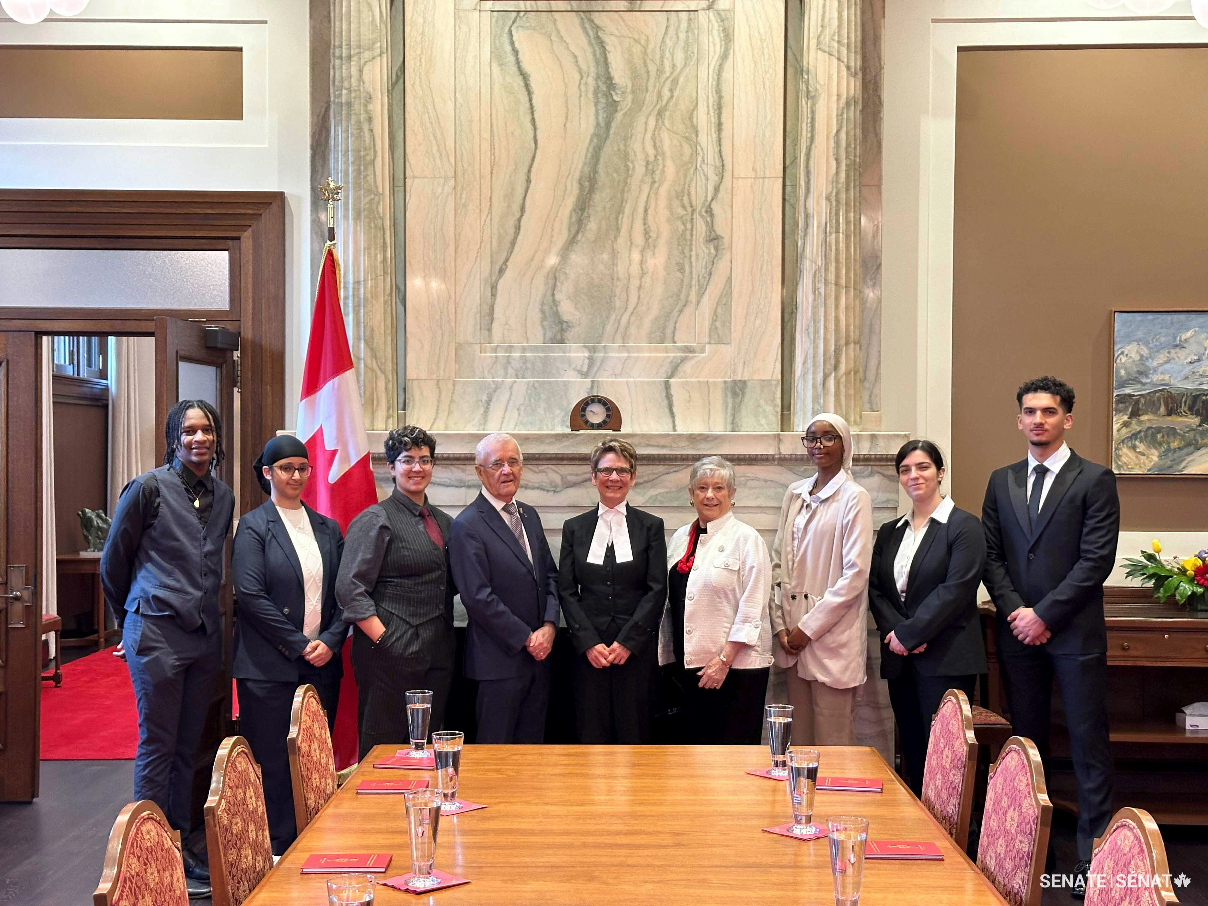 Thursday, October 24, 2024 – The Speaker of the Senate, the Honourable Raymonde Gagné, centre, and members of the Educational Foundation of the Ontario Association of Former Parliamentarians; organized by SENgage; Senate of Canada Building, Ottawa, Ontario.