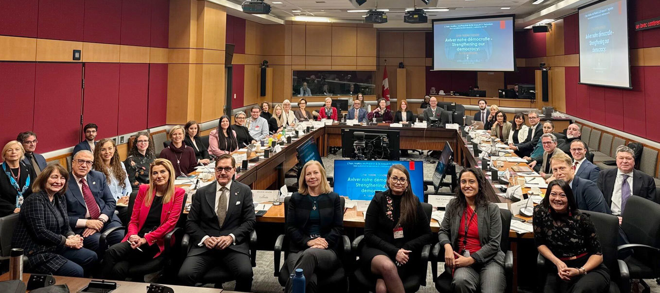 Wednesday, November 19, 2025 – Co-chairs Senator Marilou McPhedran, and Dr. Anoush F. Terjanian, middle, far back, with 24 scholars and participating parliamentarians, including senators Mohammad Al Zaibak, Andrew Cardozo, Donna Dasko, Danièle Henkel, Tony Loffreda, Julie Miville-Dechêne, Lucie Moncion, Manuelle Oudar, Kristopher Wells; roundtable “Strengthening Our Democracy”; Wellington Building, Ottawa, Ontario.