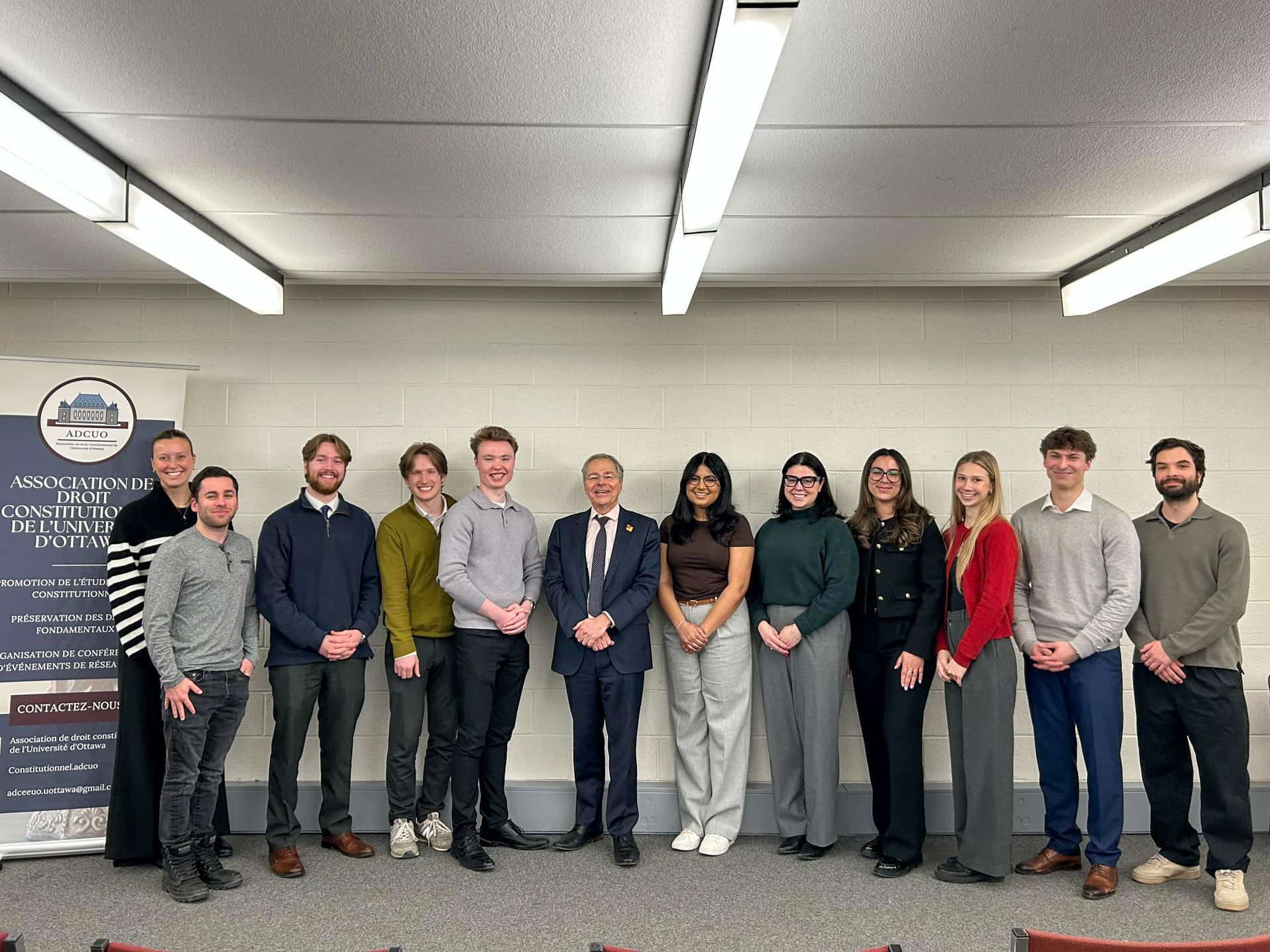 Tuesday, February 4, 2025 – Senator Pierre J. Dalphond, centre; meeting with l’Association de droit constitutionnel de l’Université d’Ottawa; University of Ottawa, Ottawa, Ontario.